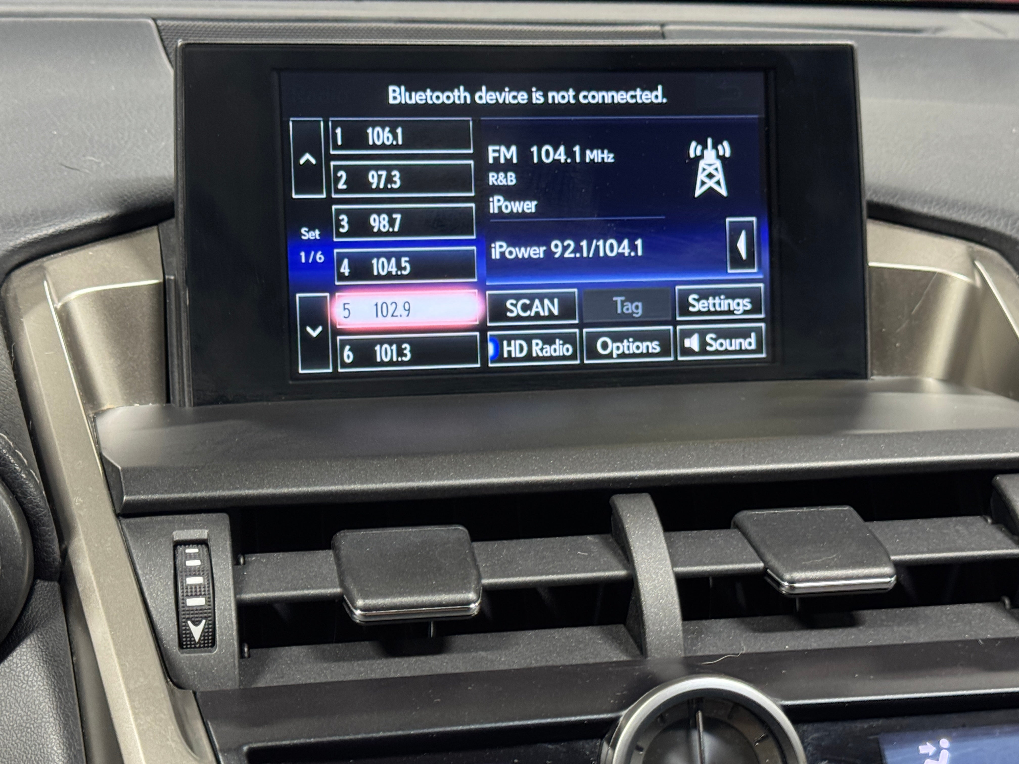 2016 Lexus NX 200t 3