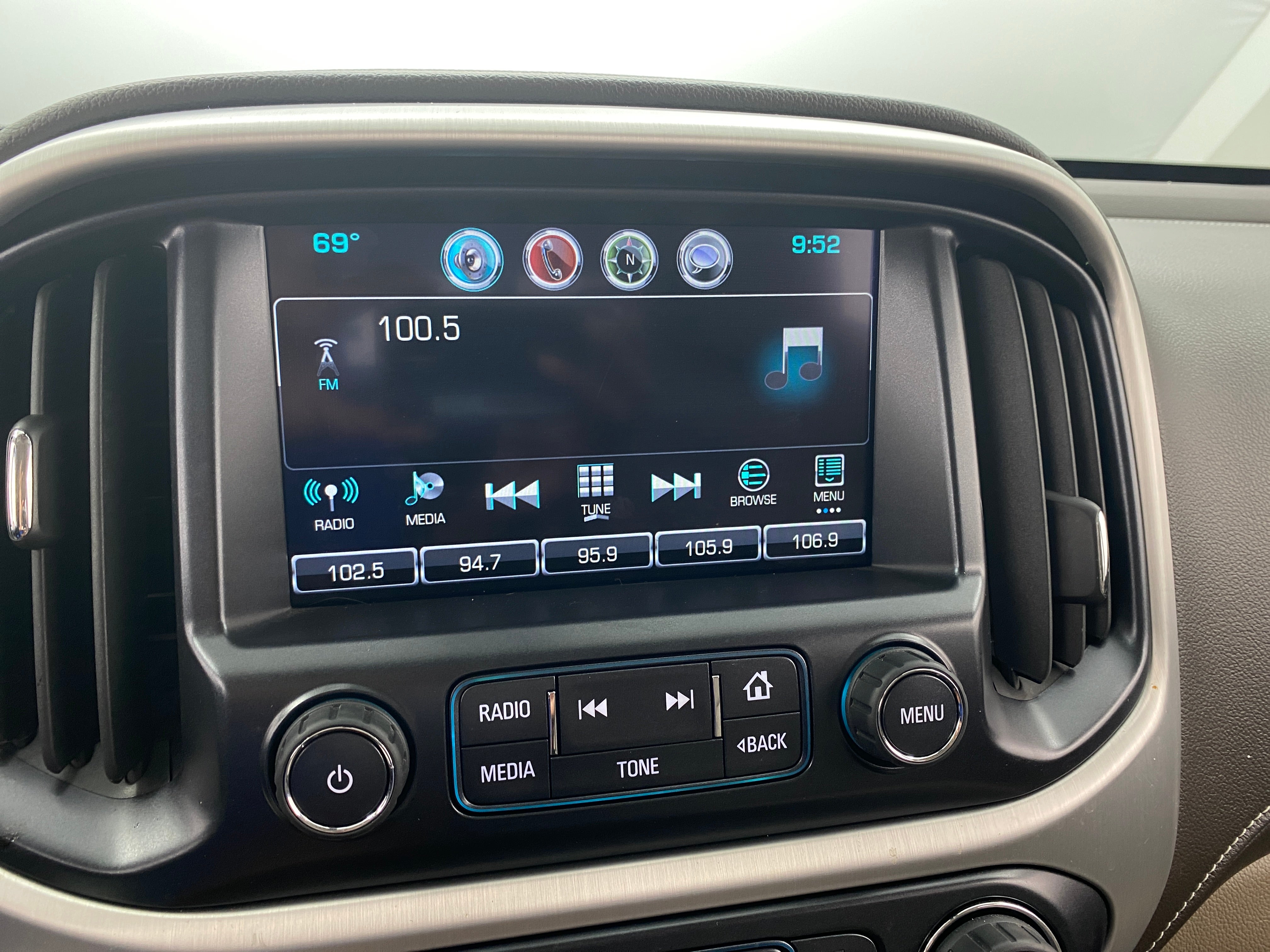 2017 GMC Canyon SLT 3