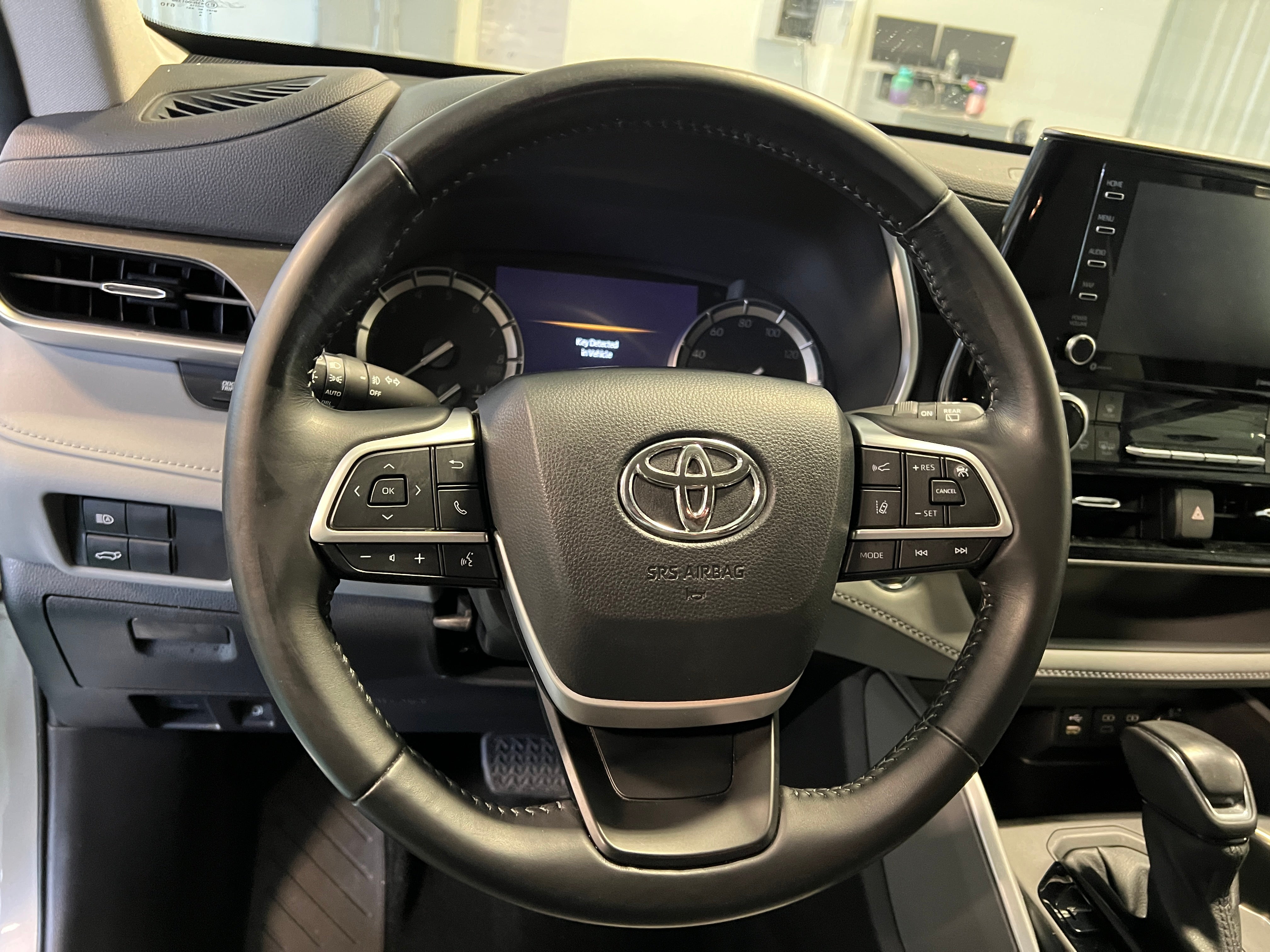 2022 Toyota Highlander XLE 4