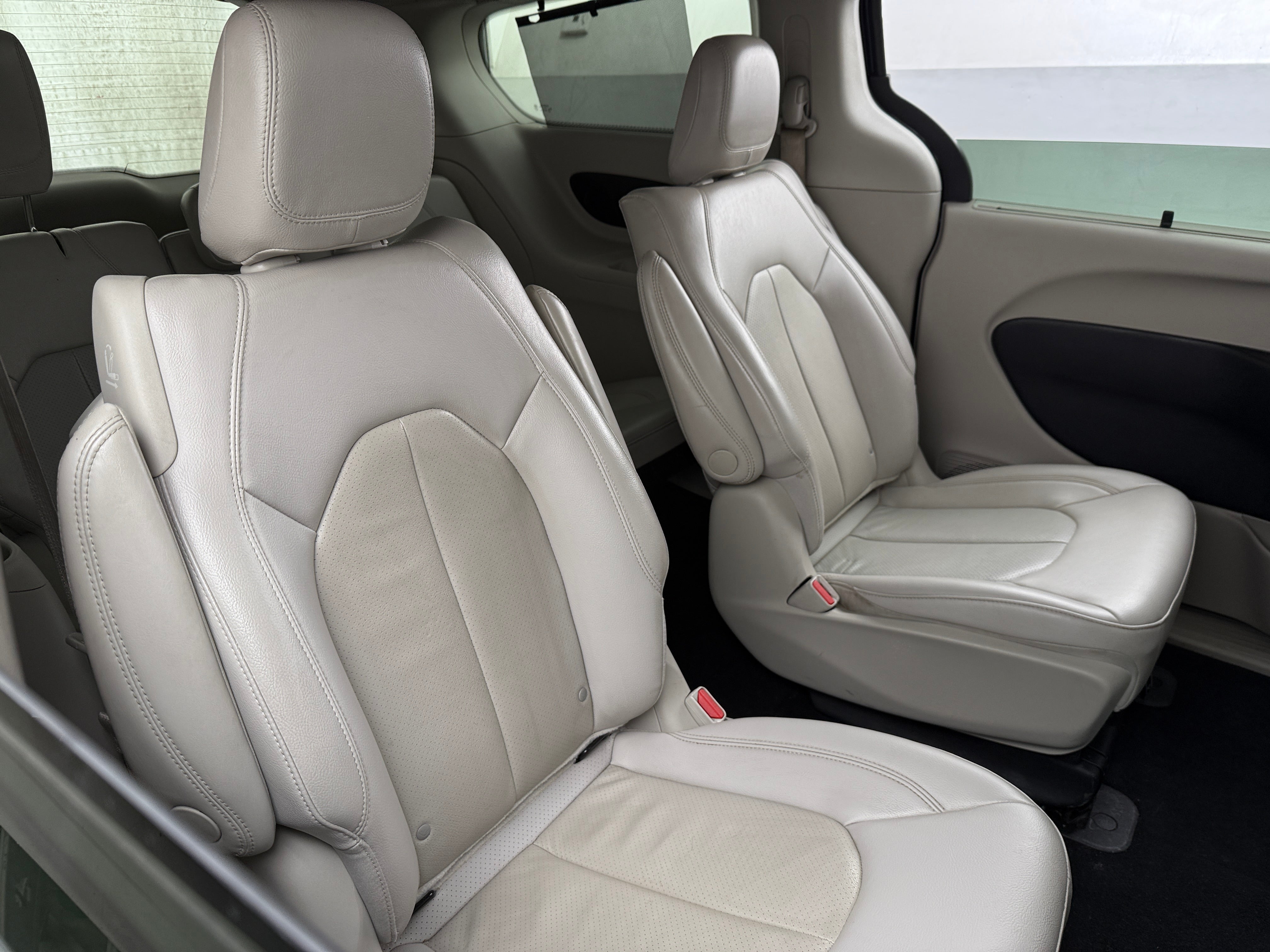 2021 Chrysler Pacifica Hybrid Touring L 5