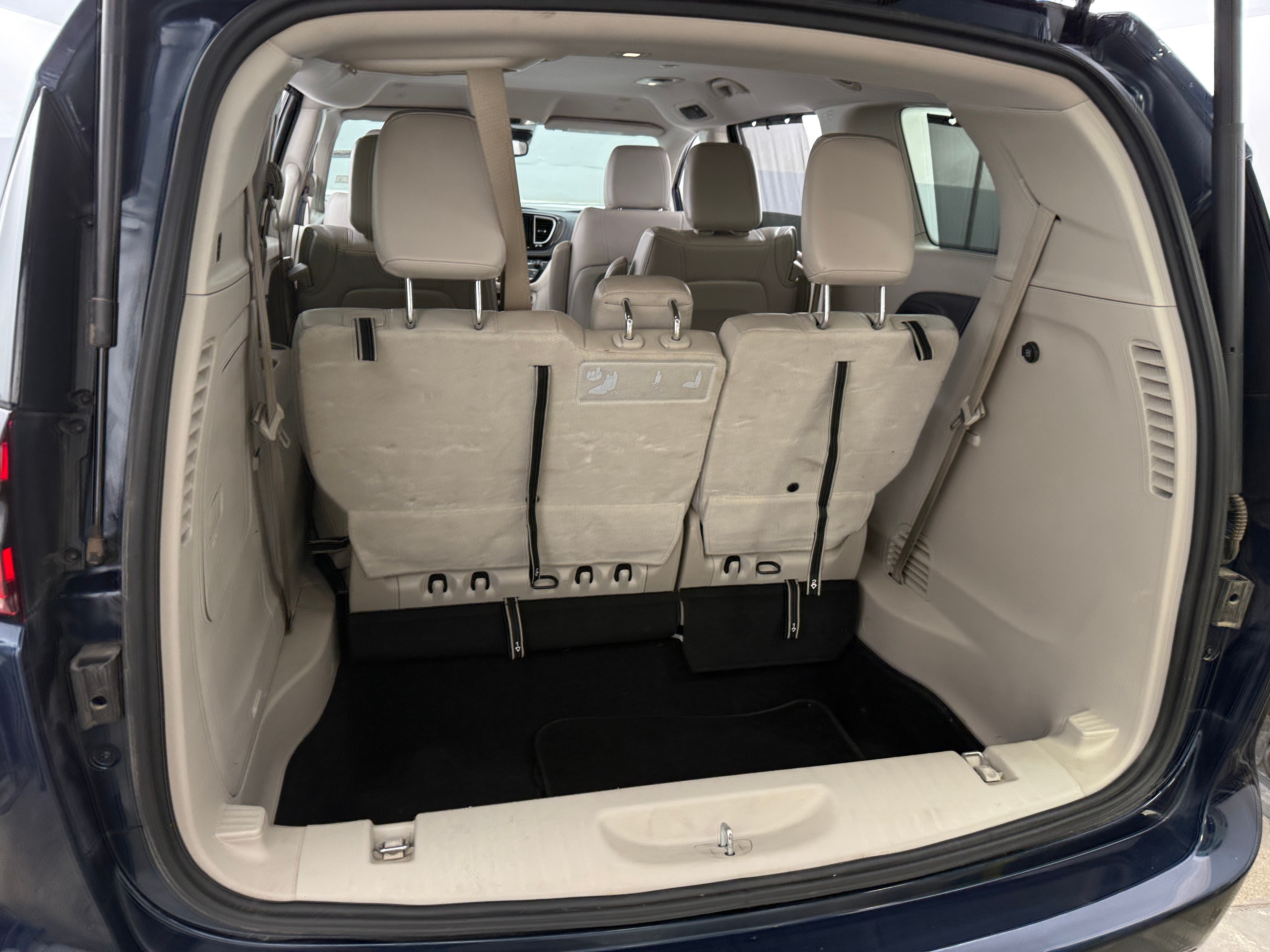 2021 Chrysler Pacifica Hybrid Touring L 6