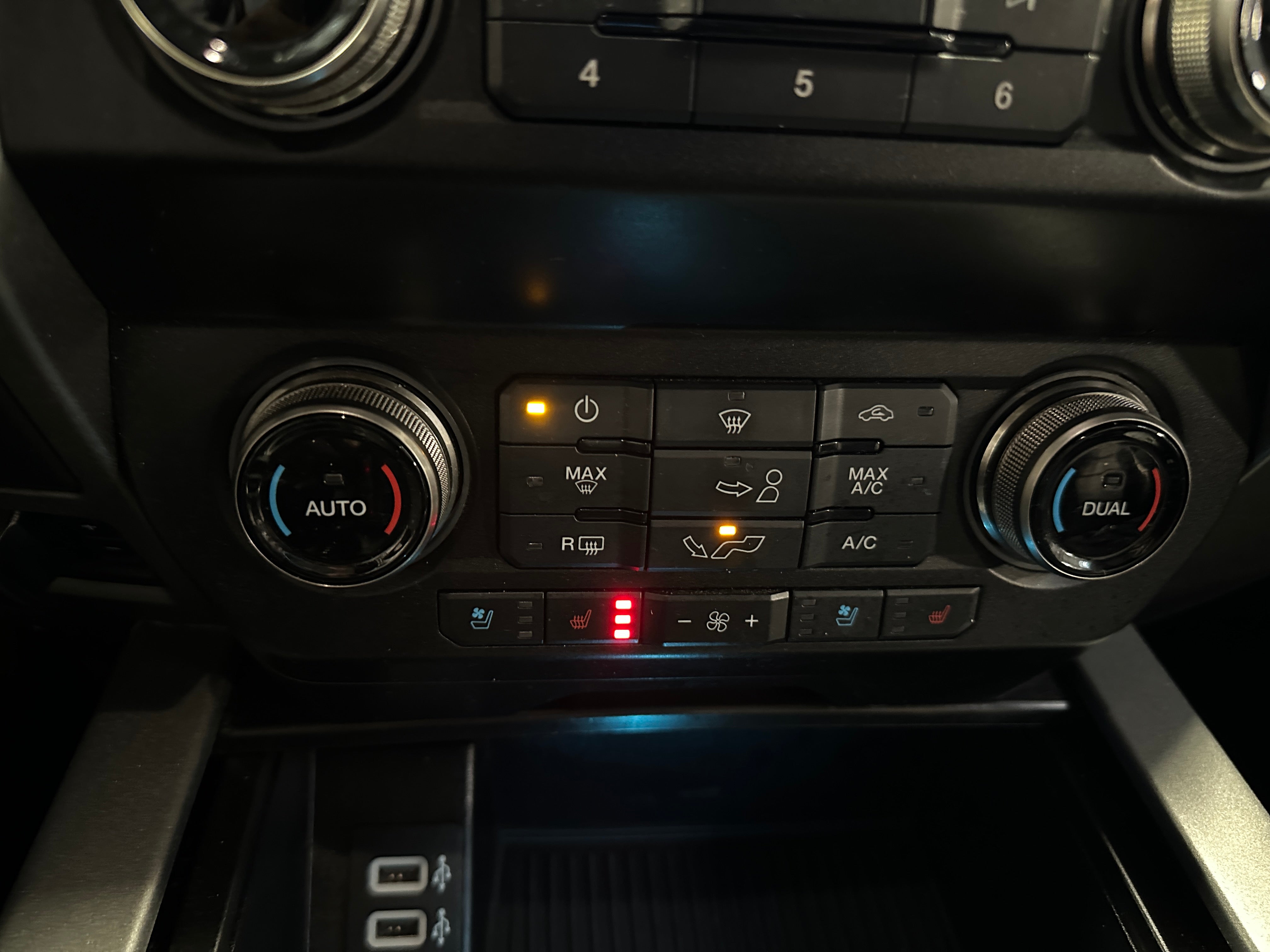 2020 Ford Econoline E-150 3