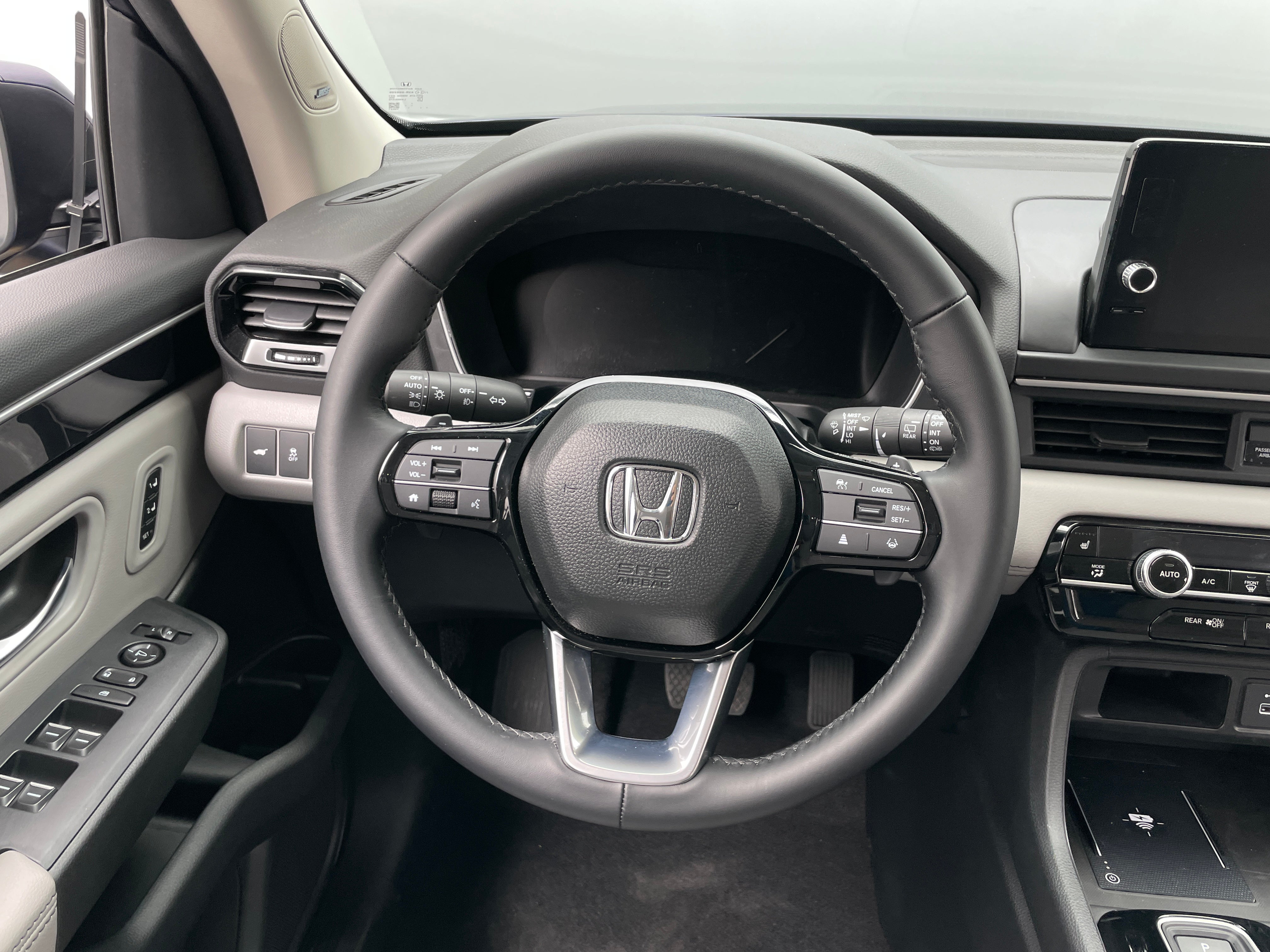 2025 Honda Pilot Touring 4