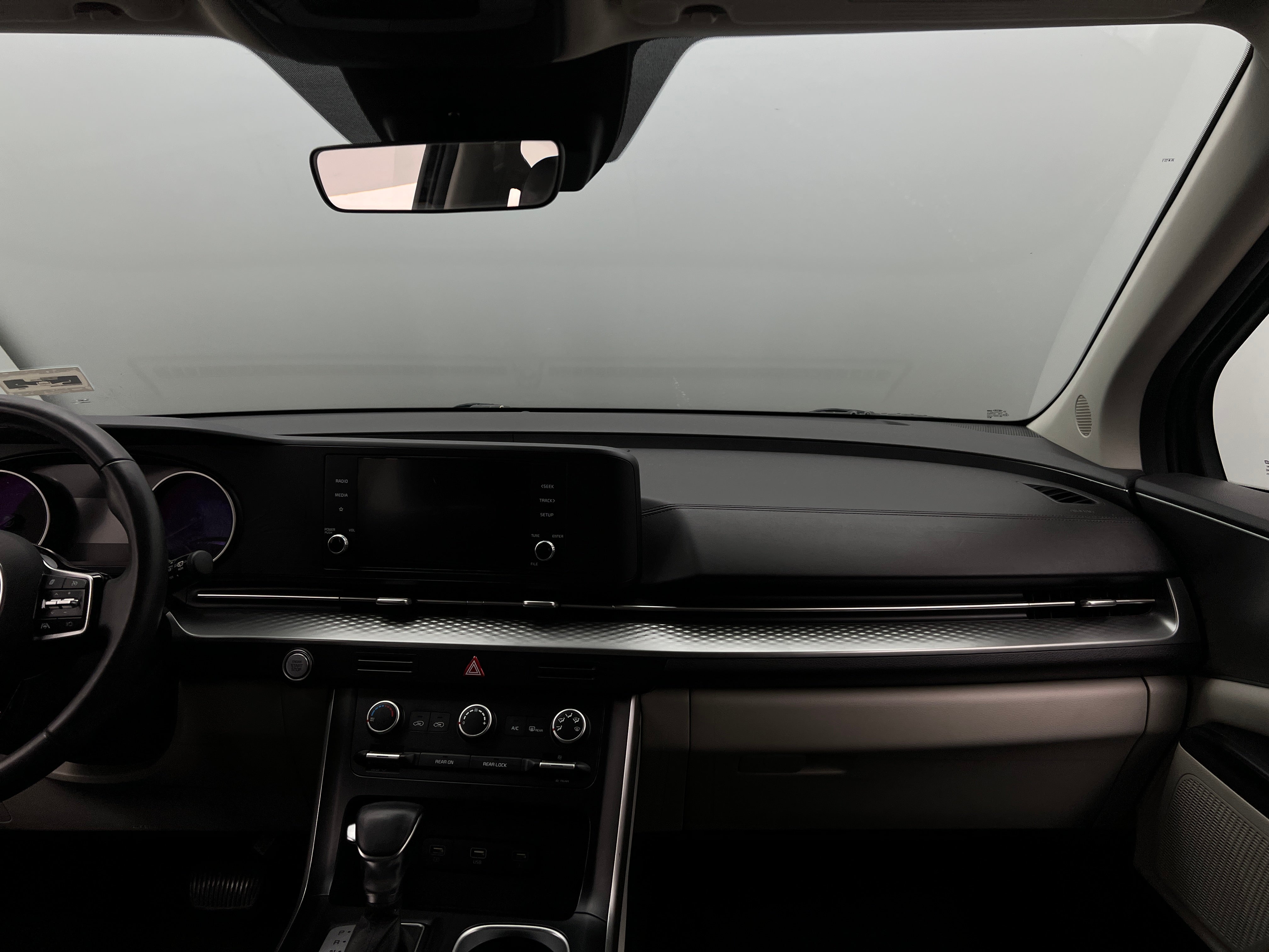 2022 Kia Carnival LX 2