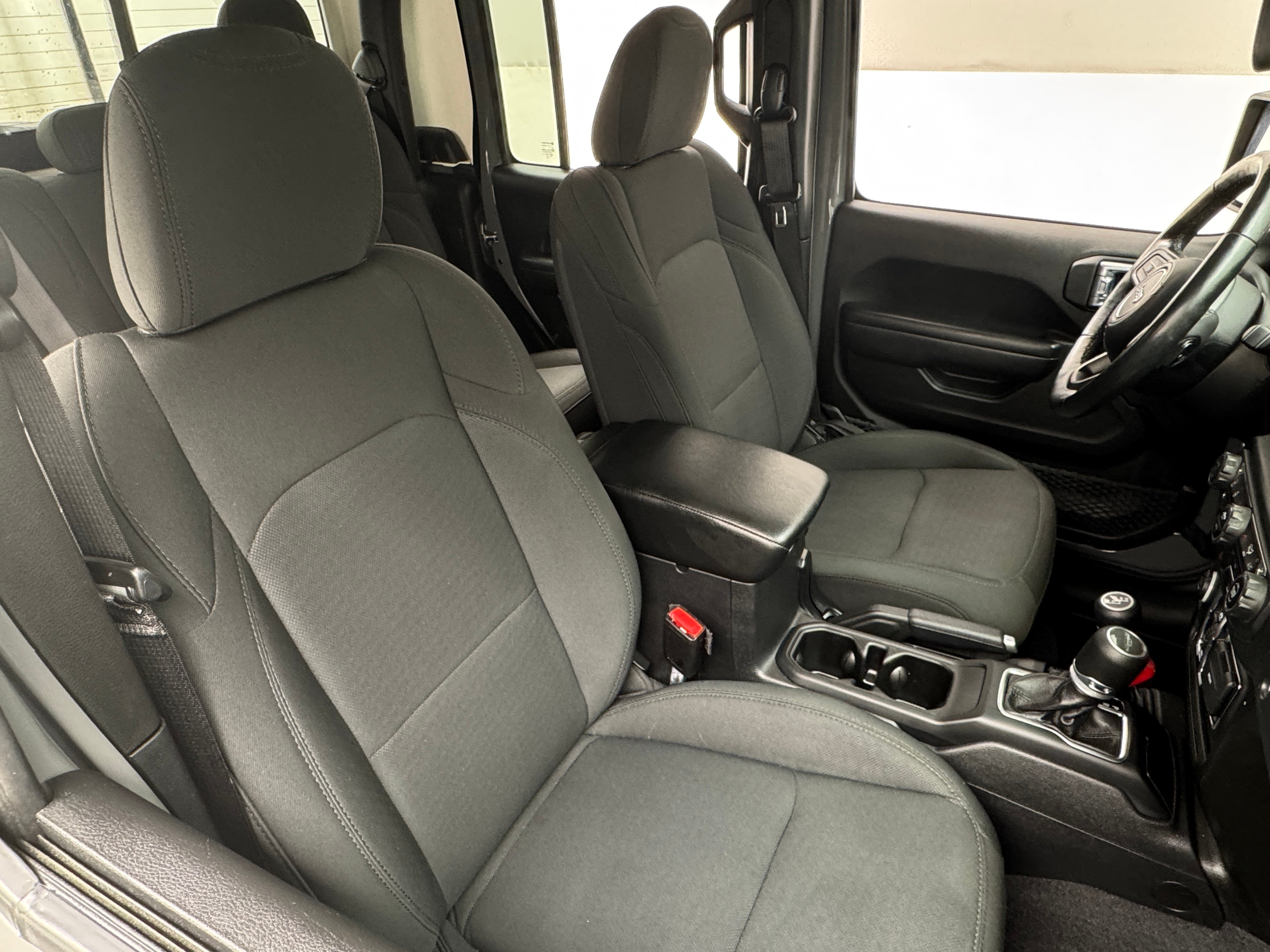 2021 Jeep Gladiator Willys 2