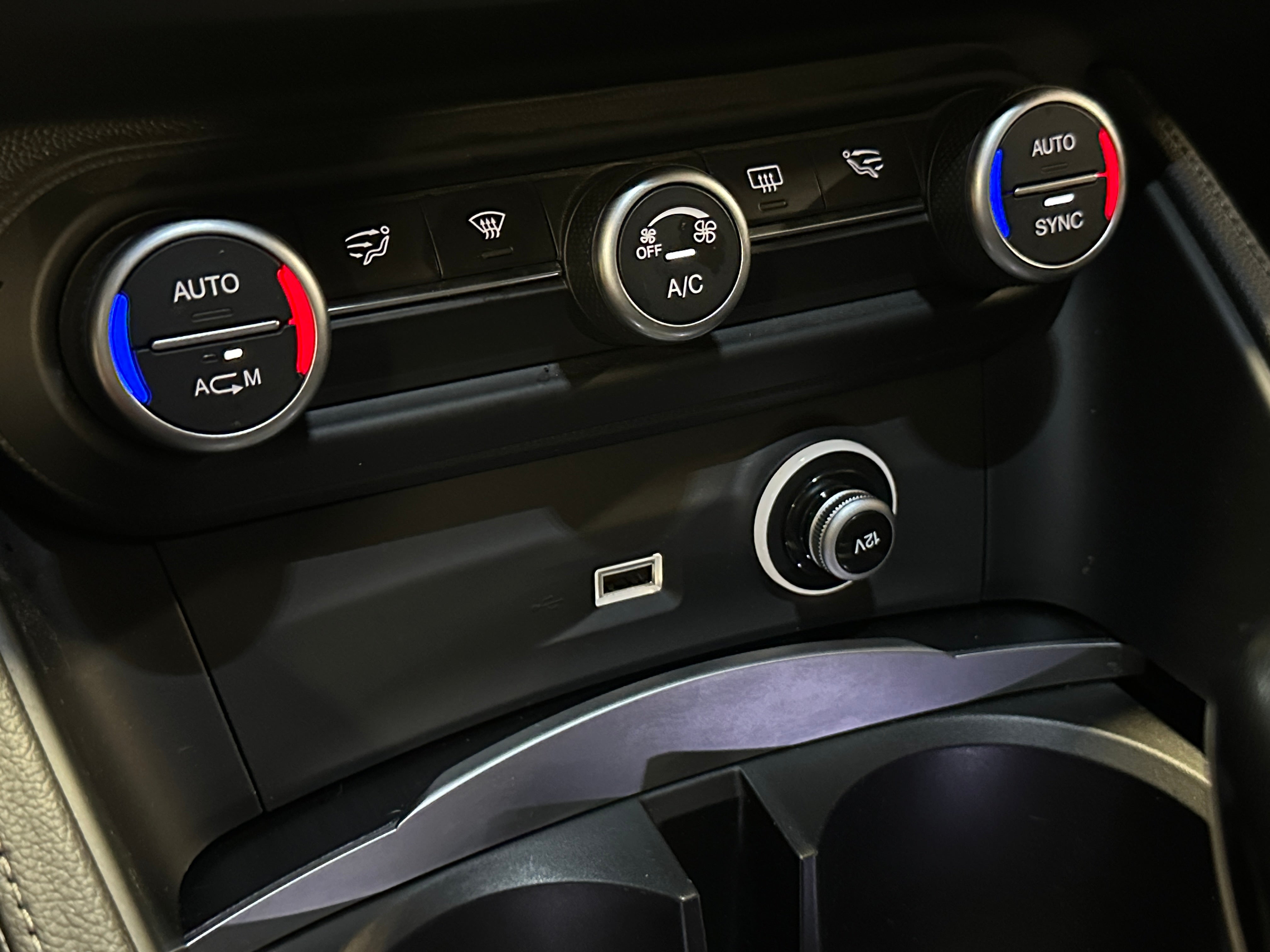 2018 Alfa Romeo Stelvio Base 3