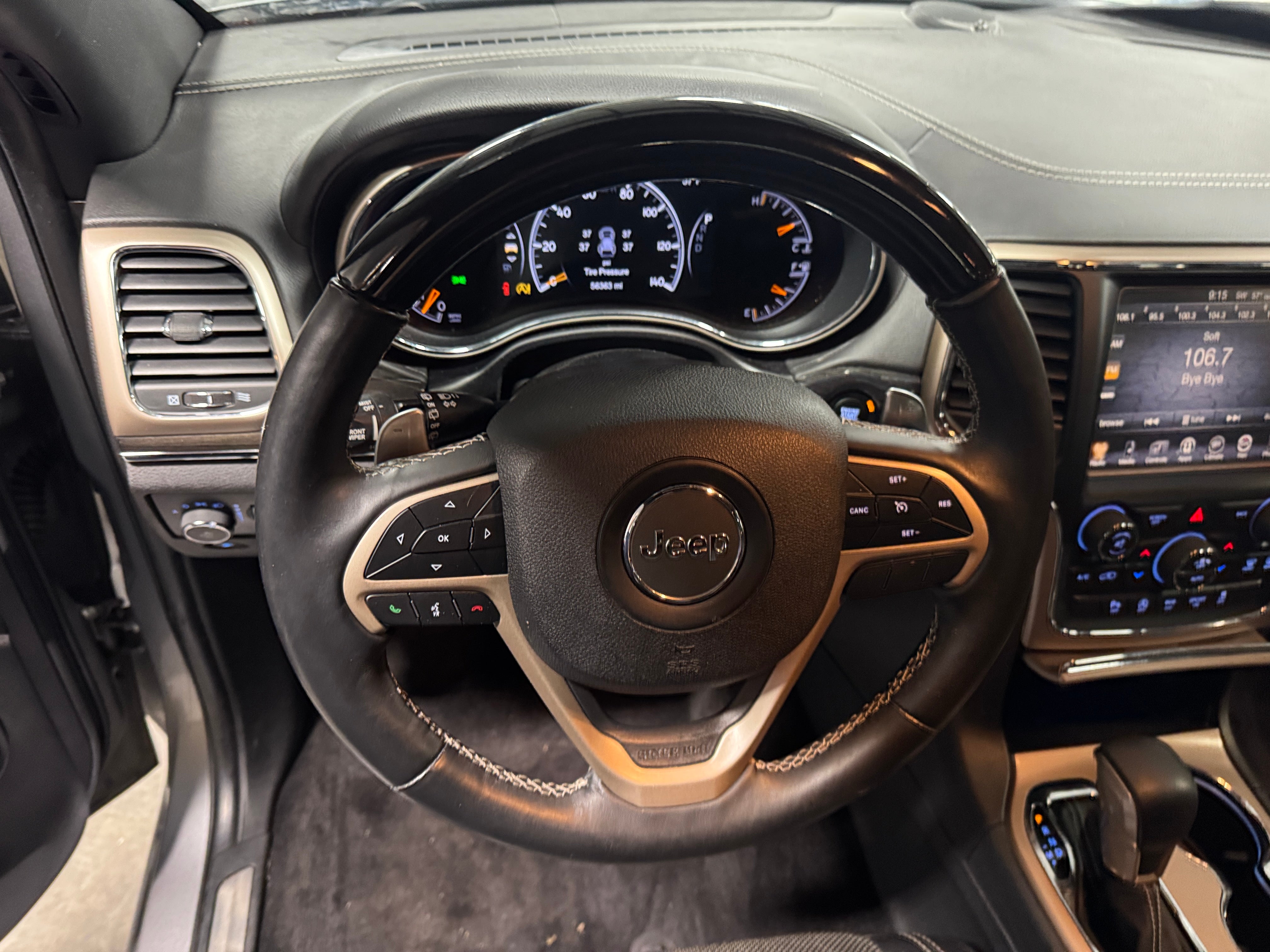 2017 Jeep Grand Cherokee Overland 4