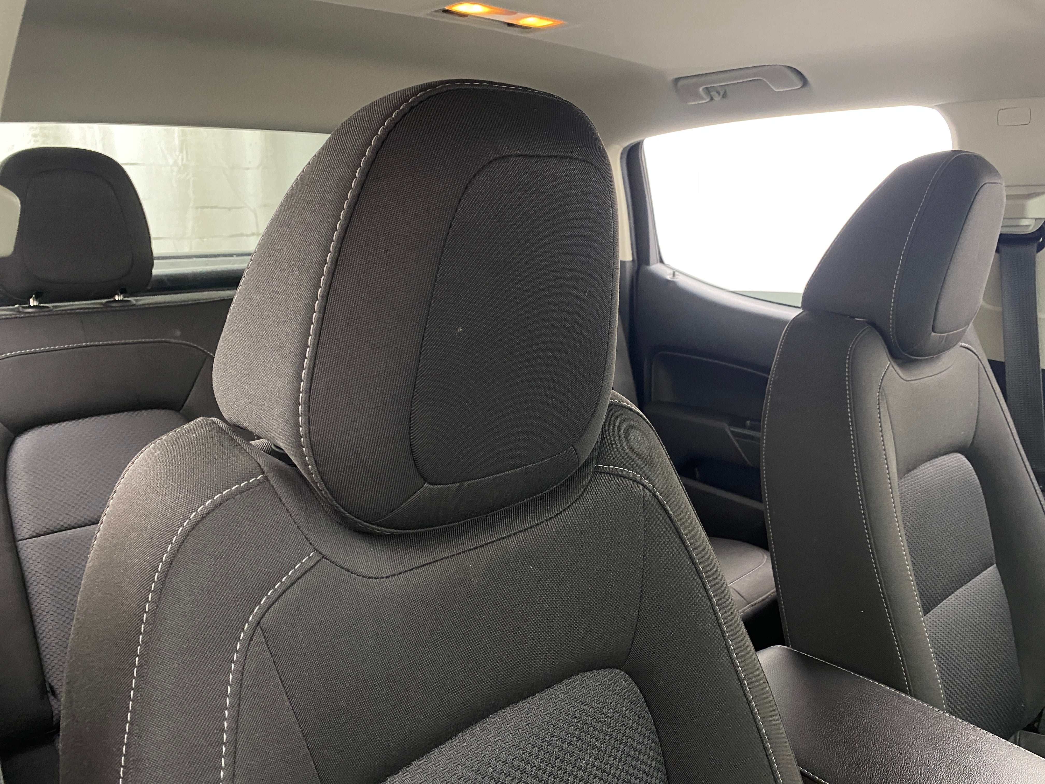 2022 Chevrolet Colorado LT 2