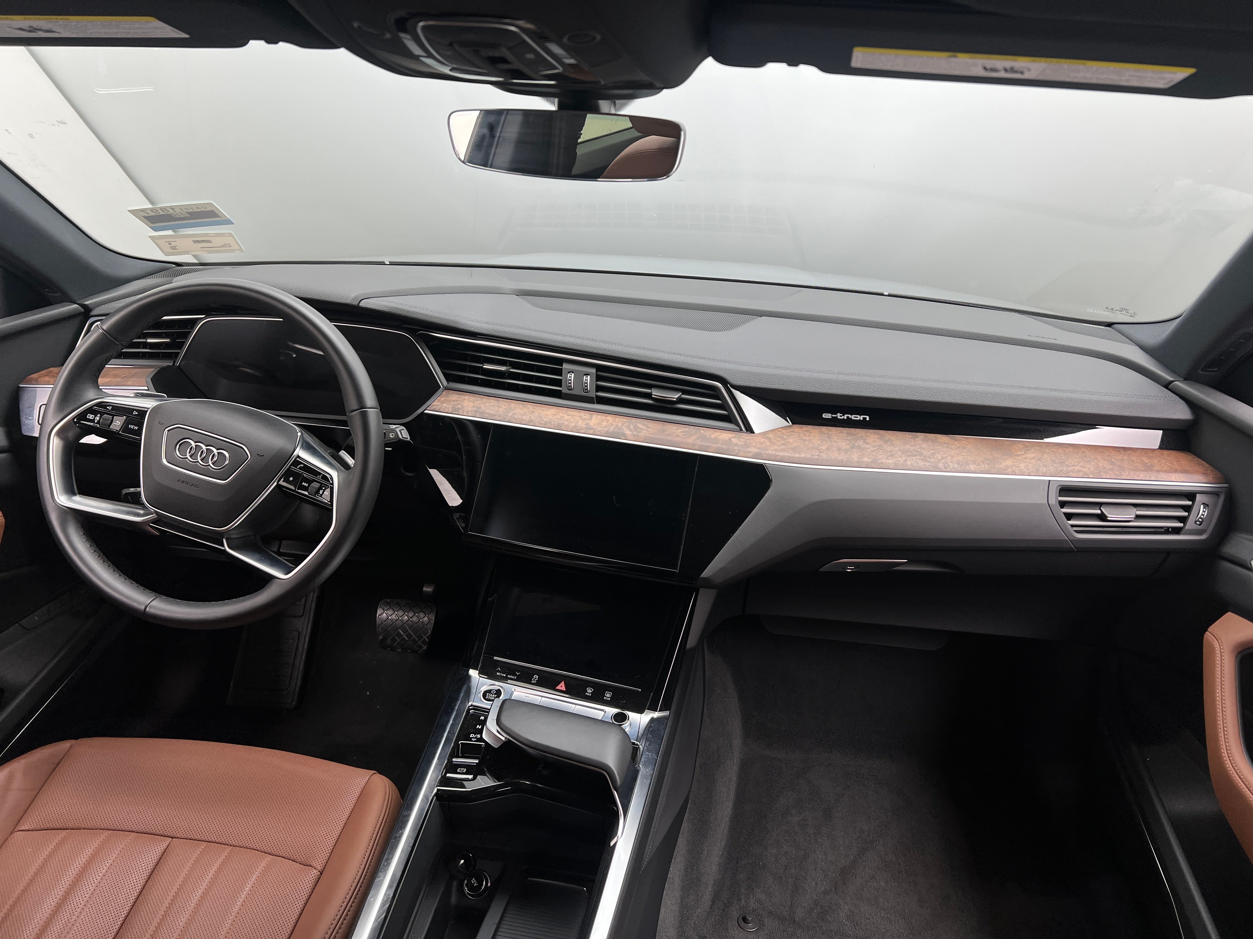 2022 Audi e-tron Premium Plus 2