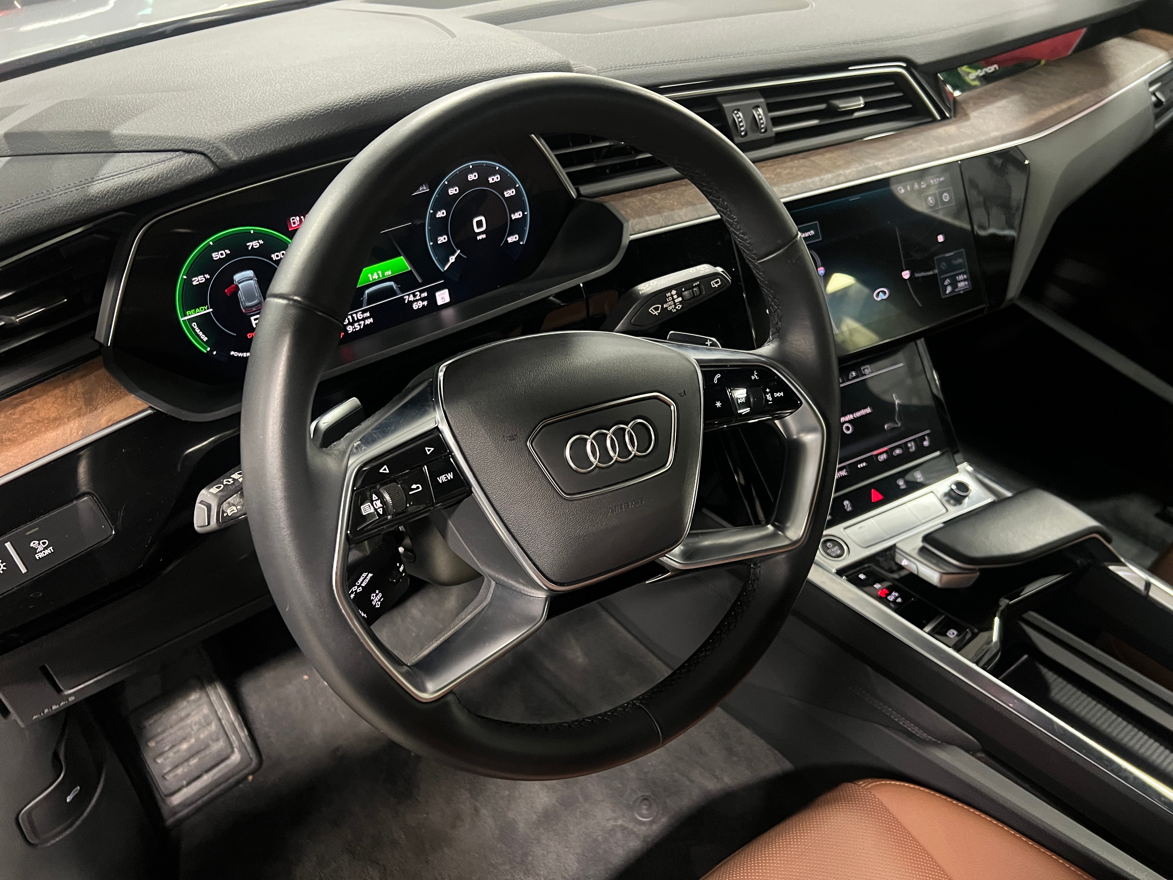 2022 Audi e-tron Premium Plus 4