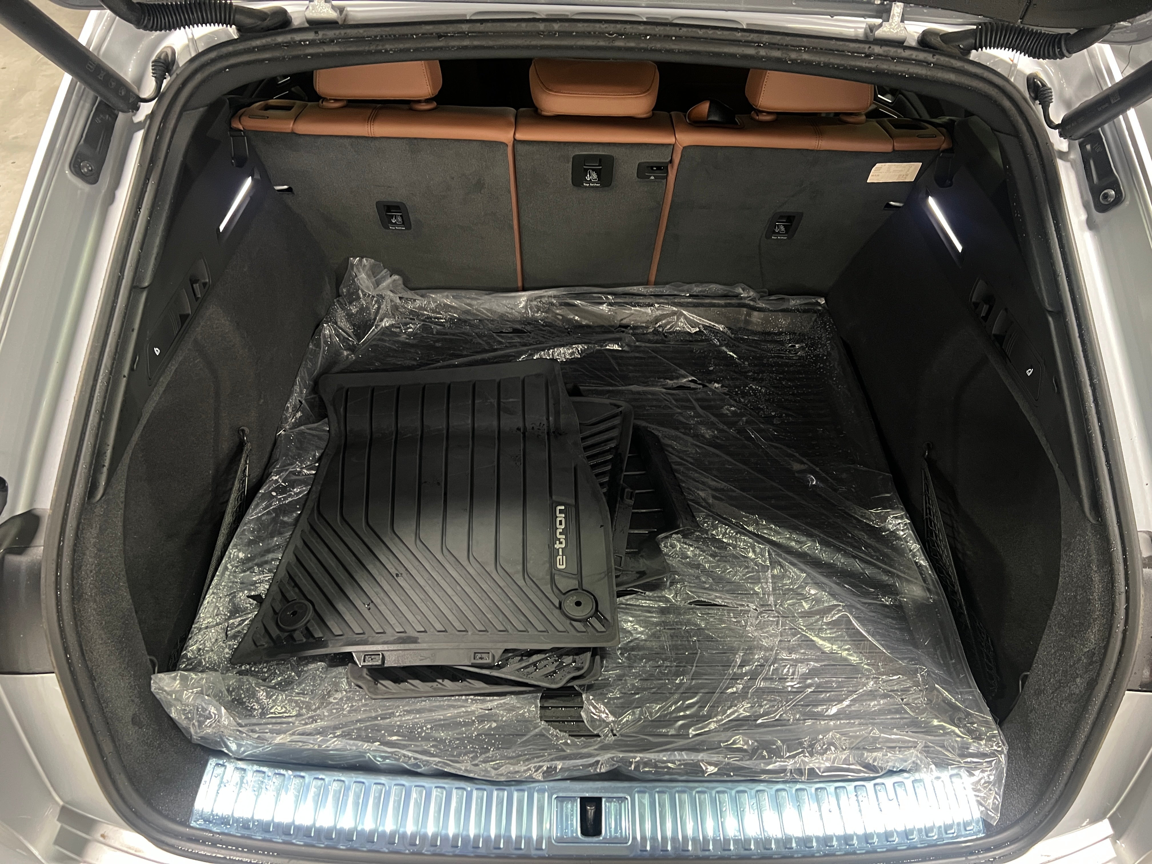 2022 Audi e-tron Premium Plus 6