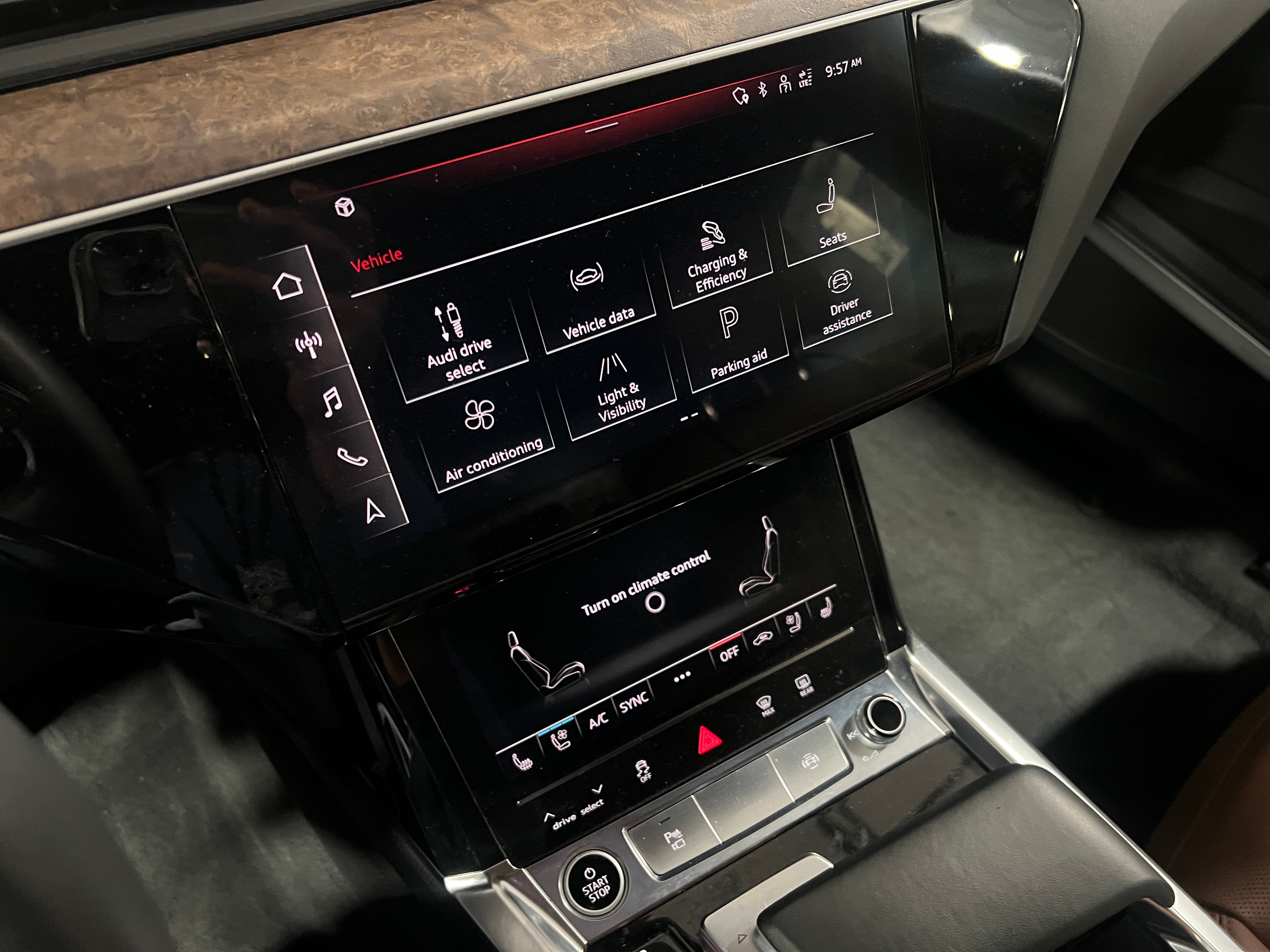2022 Audi e-tron Premium Plus 3