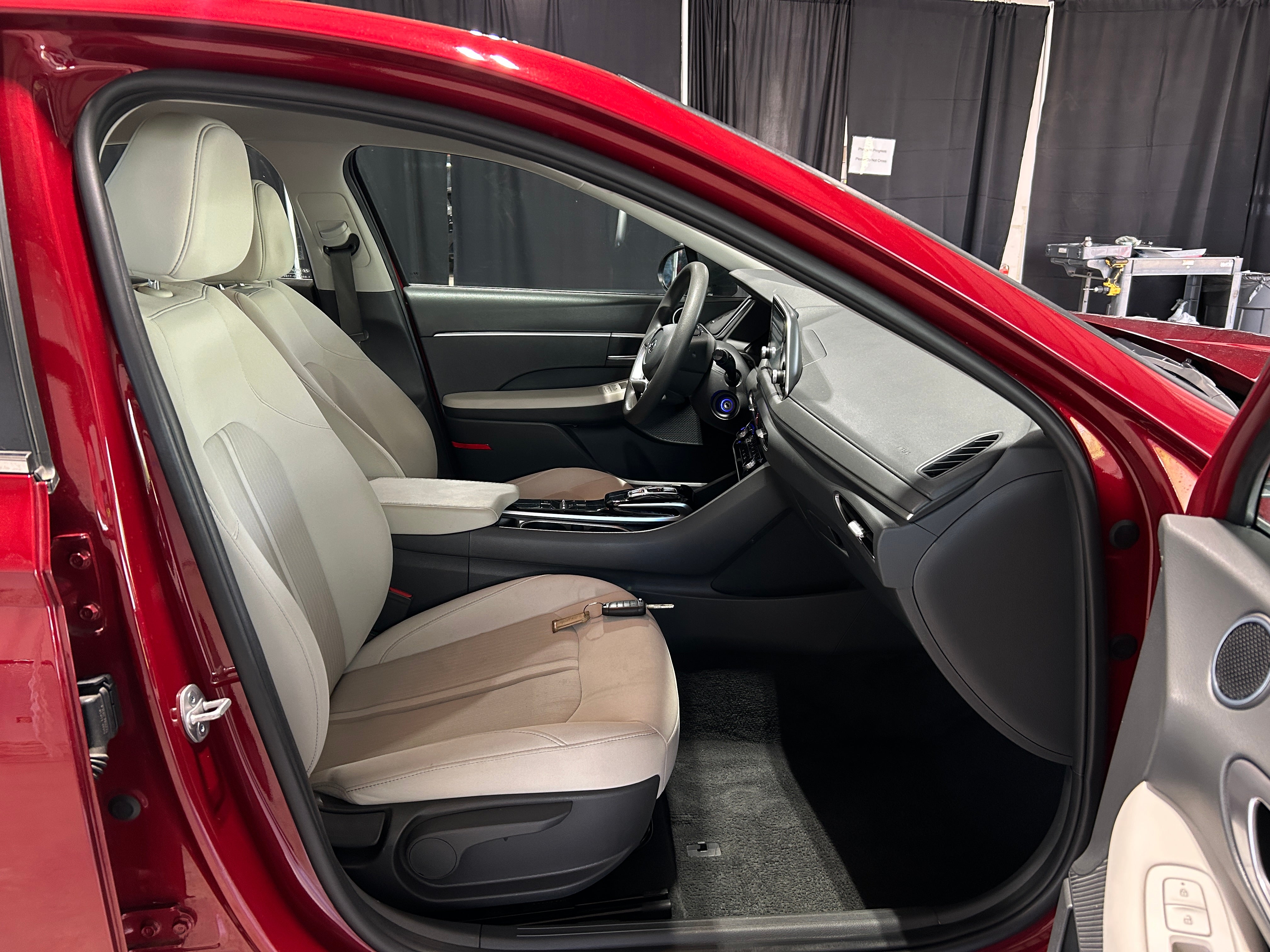 2023 Hyundai Sonata SE 2