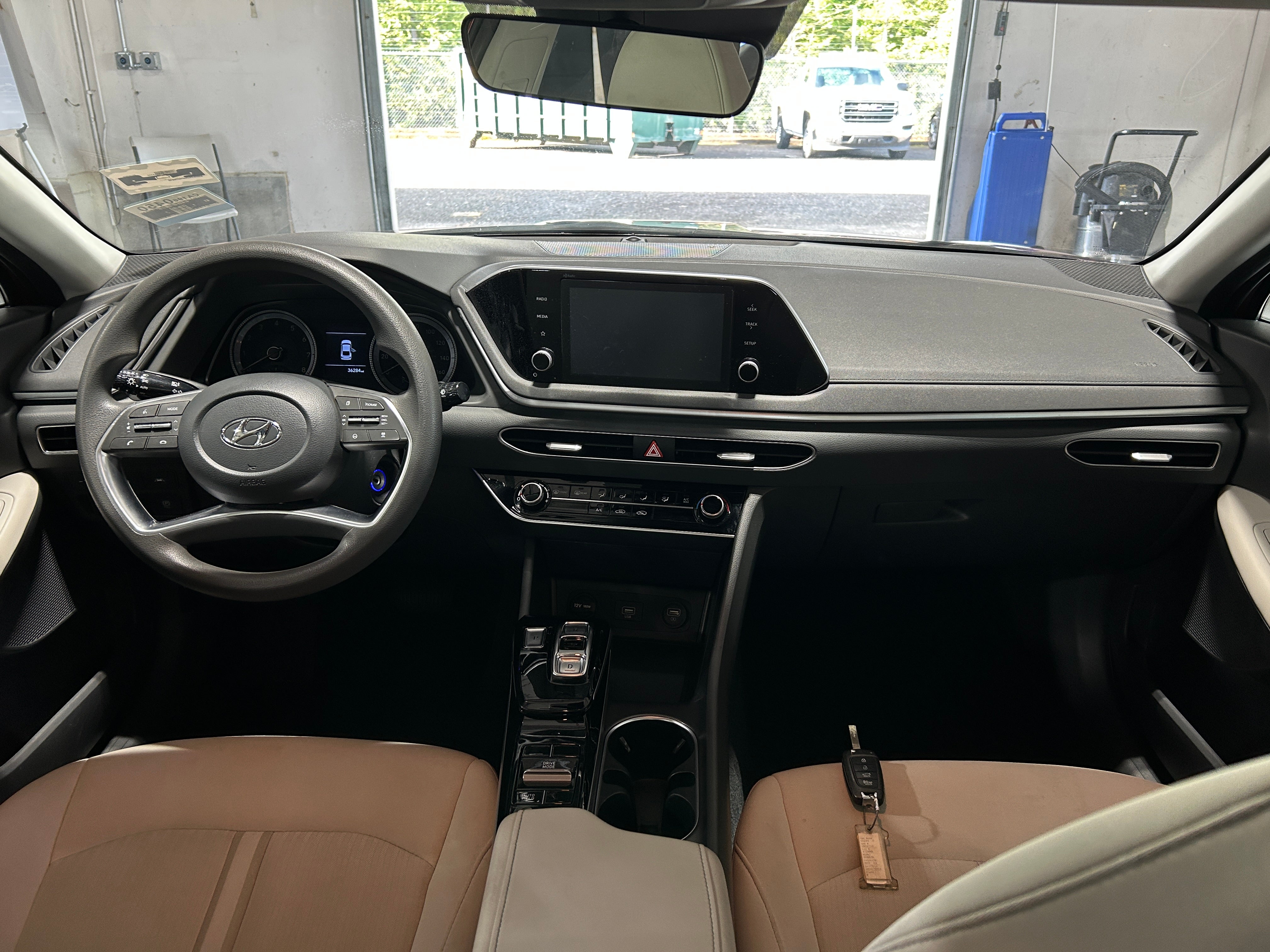 2023 Hyundai Sonata SE 3