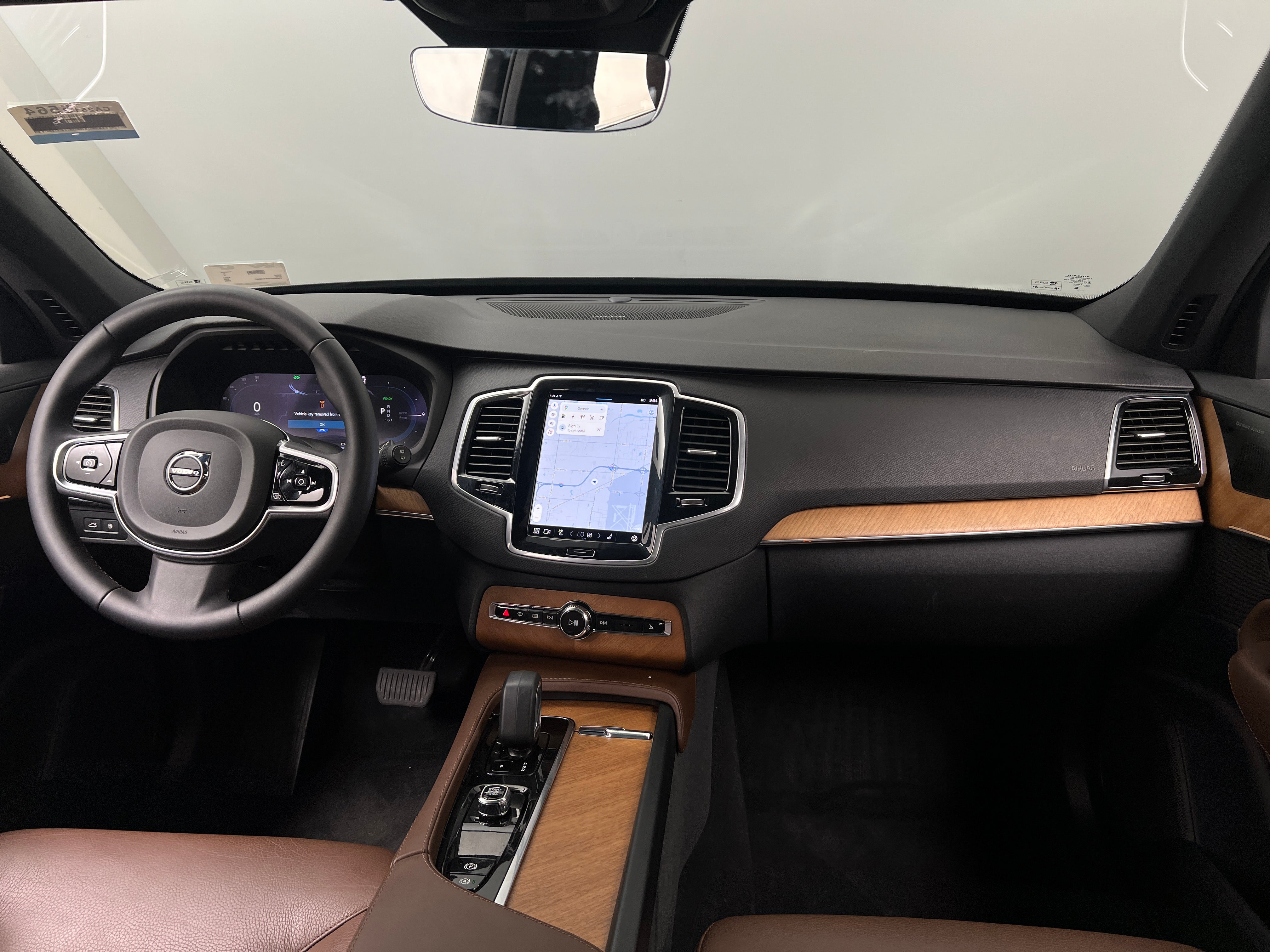 2024 Volvo XC90 T8 Plus 2