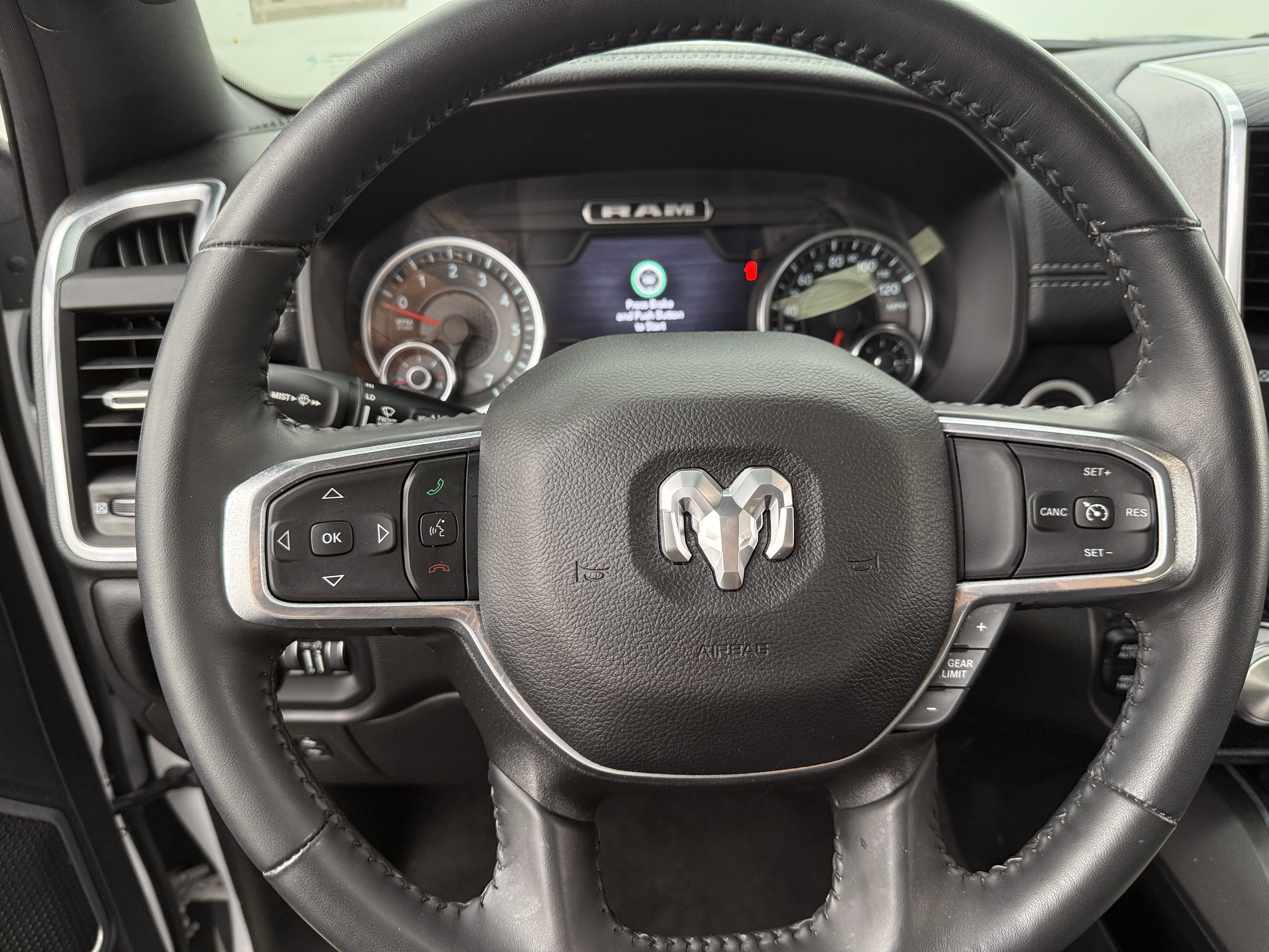 2023 RAM 1500 Laramie 4