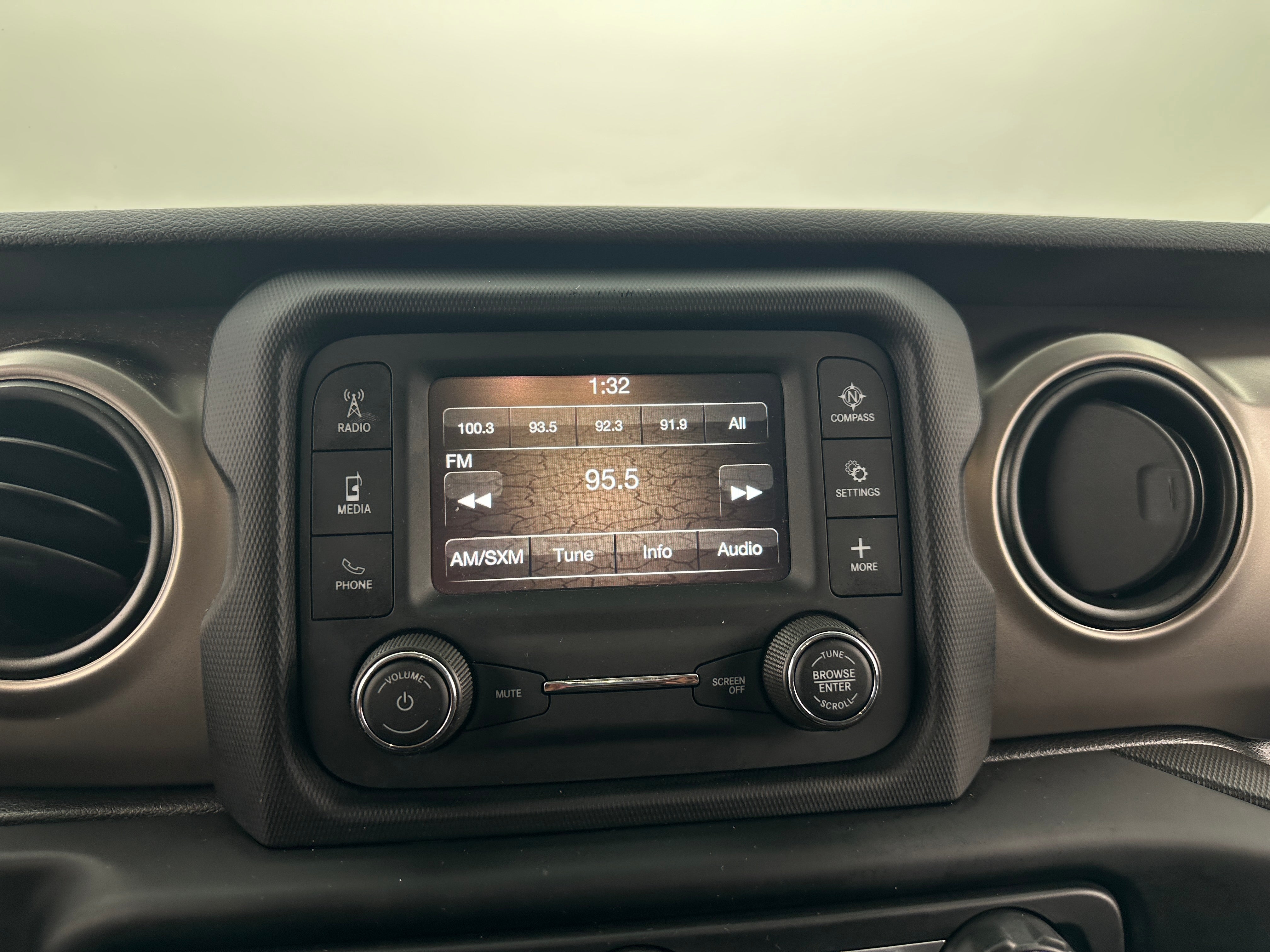 2020 Jeep Wrangler Sport S 4