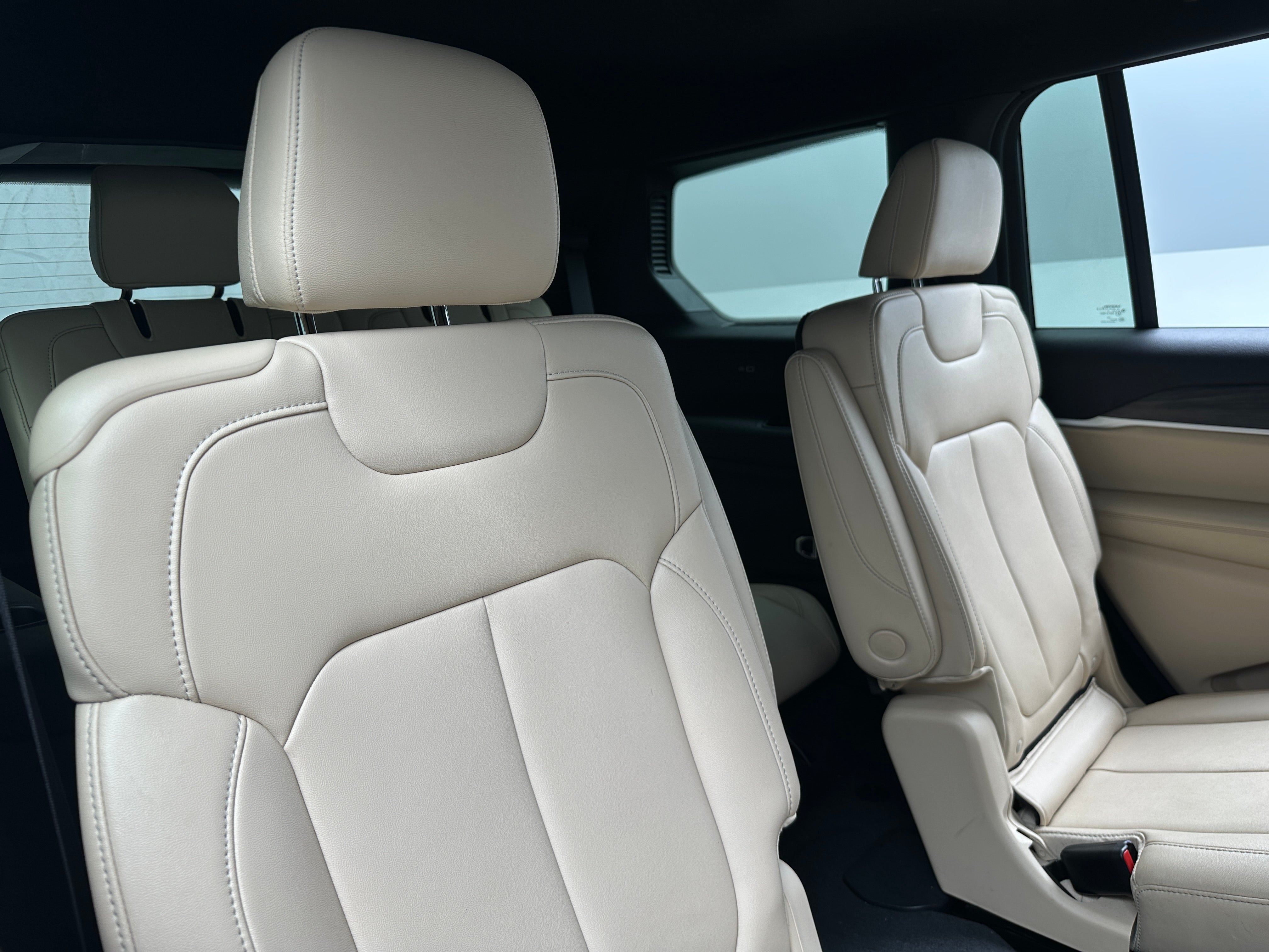2023 Jeep Grand Cherokee L Limited Edition 5