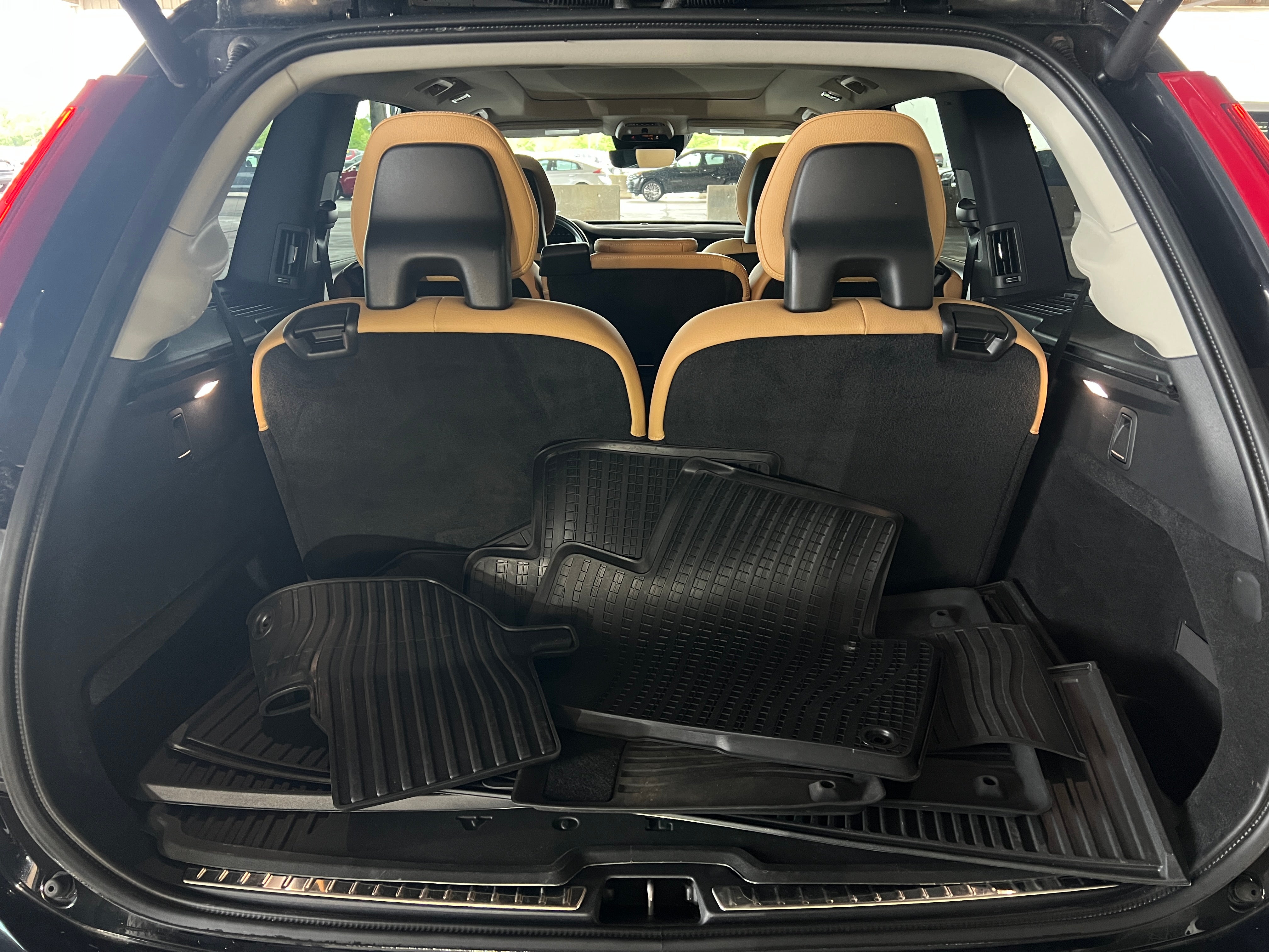 2016 Volvo XC90 T6 Momentum 6