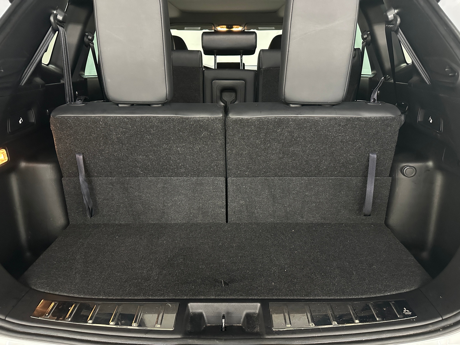 Thumbnail: 2023 Mitsubishi Outlander - 6