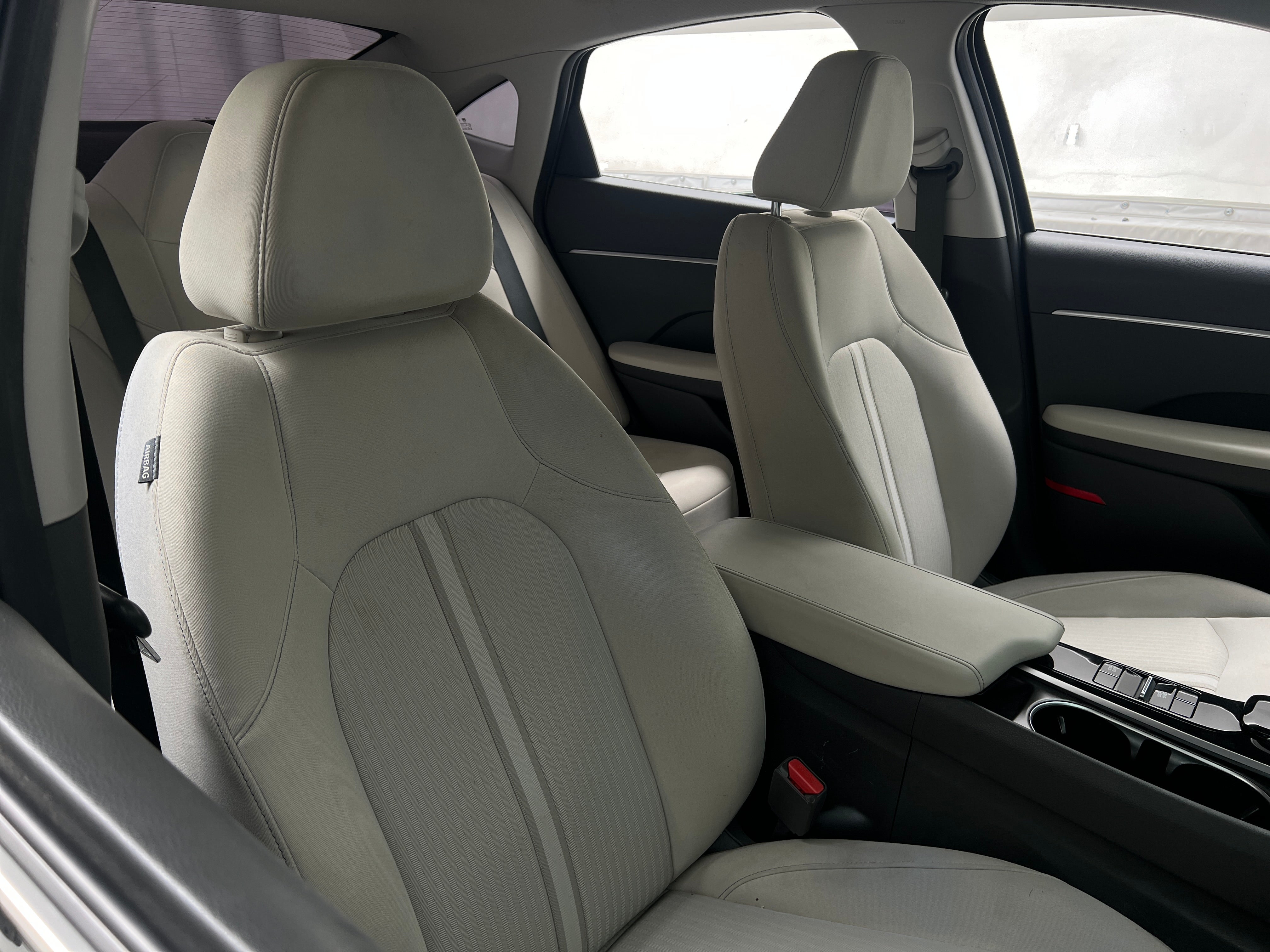 2023 Hyundai Sonata SE 2