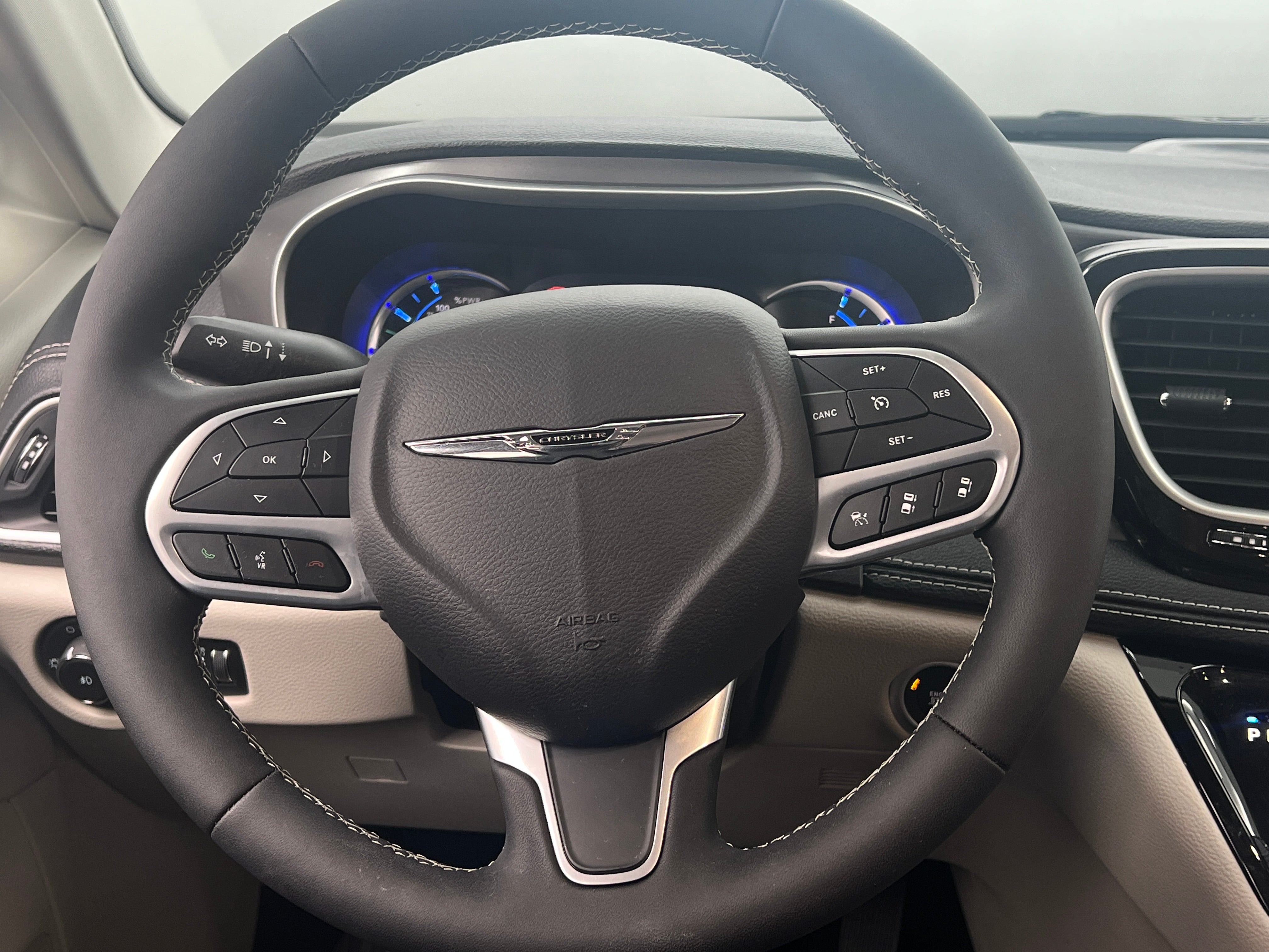 2024 Chrysler Pacifica Hybrid Select 4