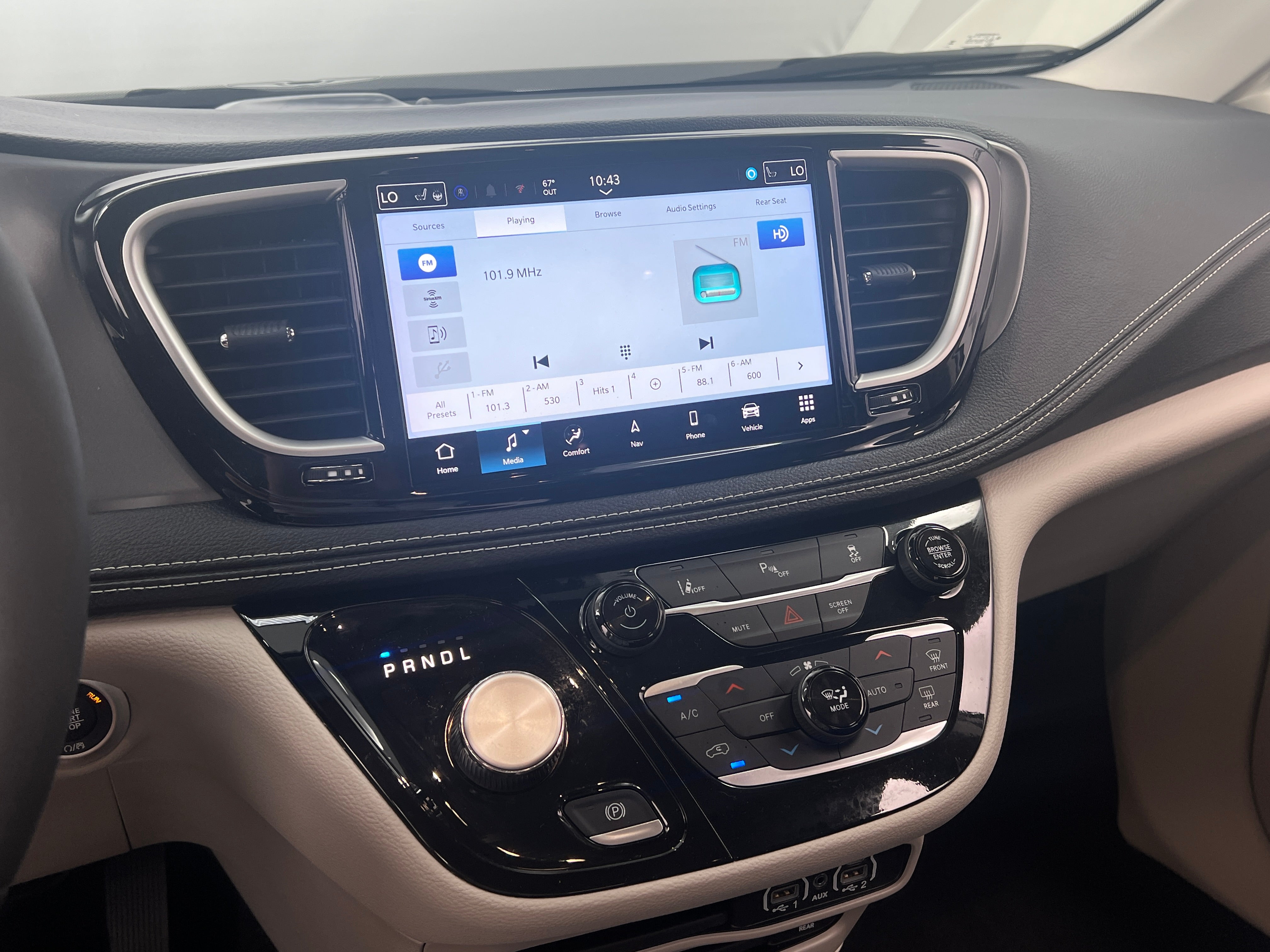 2024 Chrysler Pacifica Hybrid Select 3