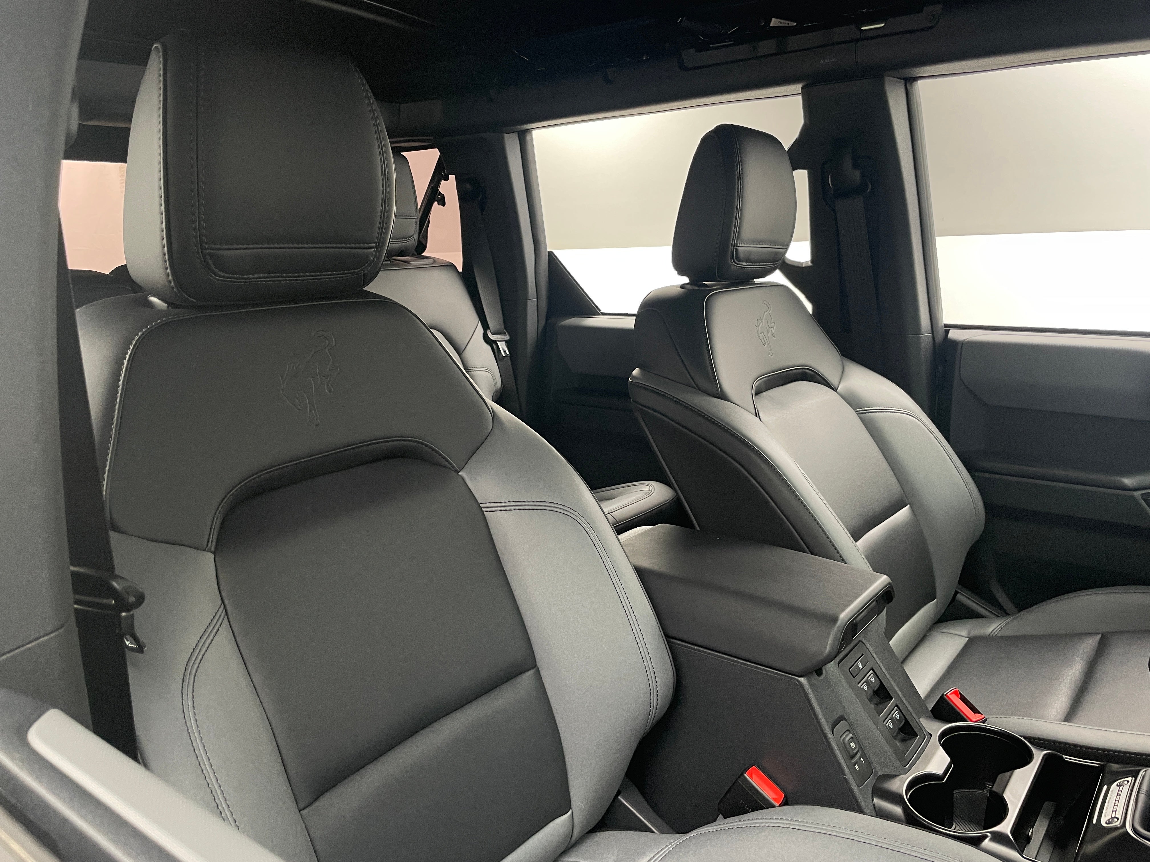2024 Ford Bronco Black Diamond 2