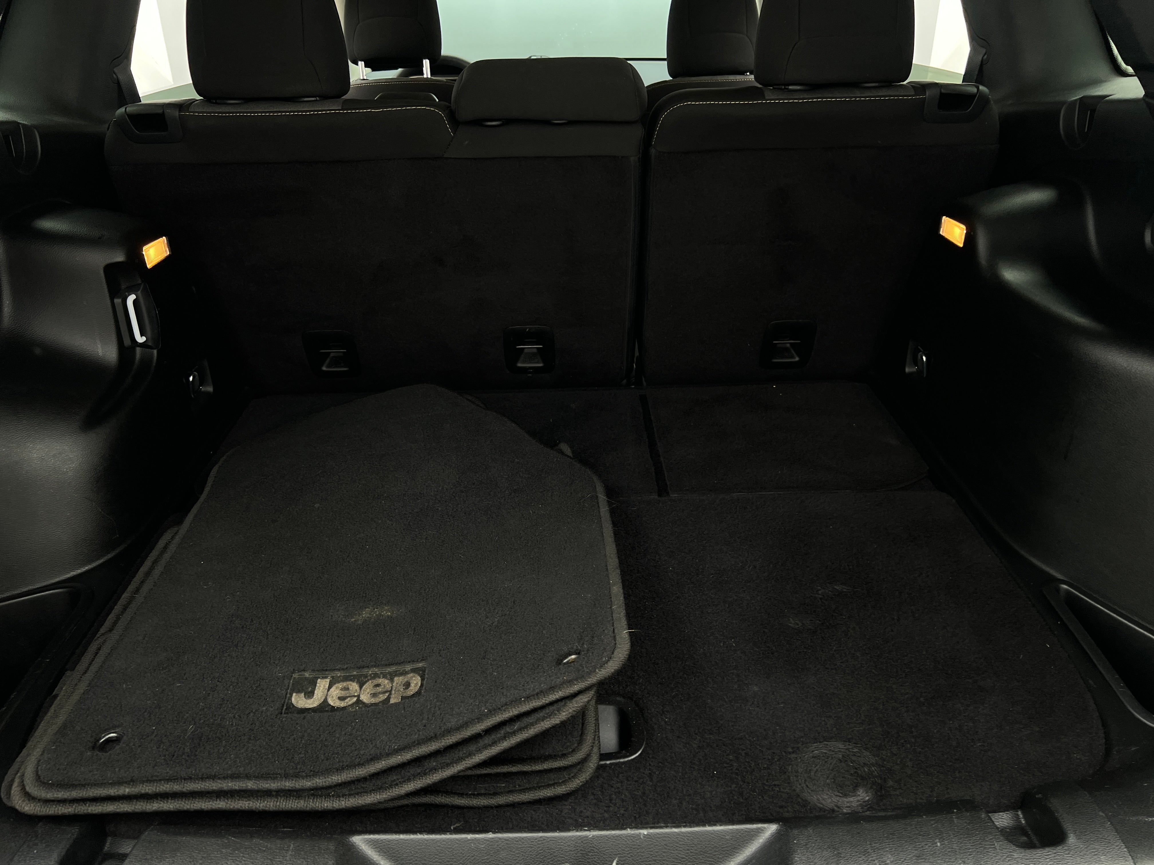 2017 Jeep Cherokee Sport 7