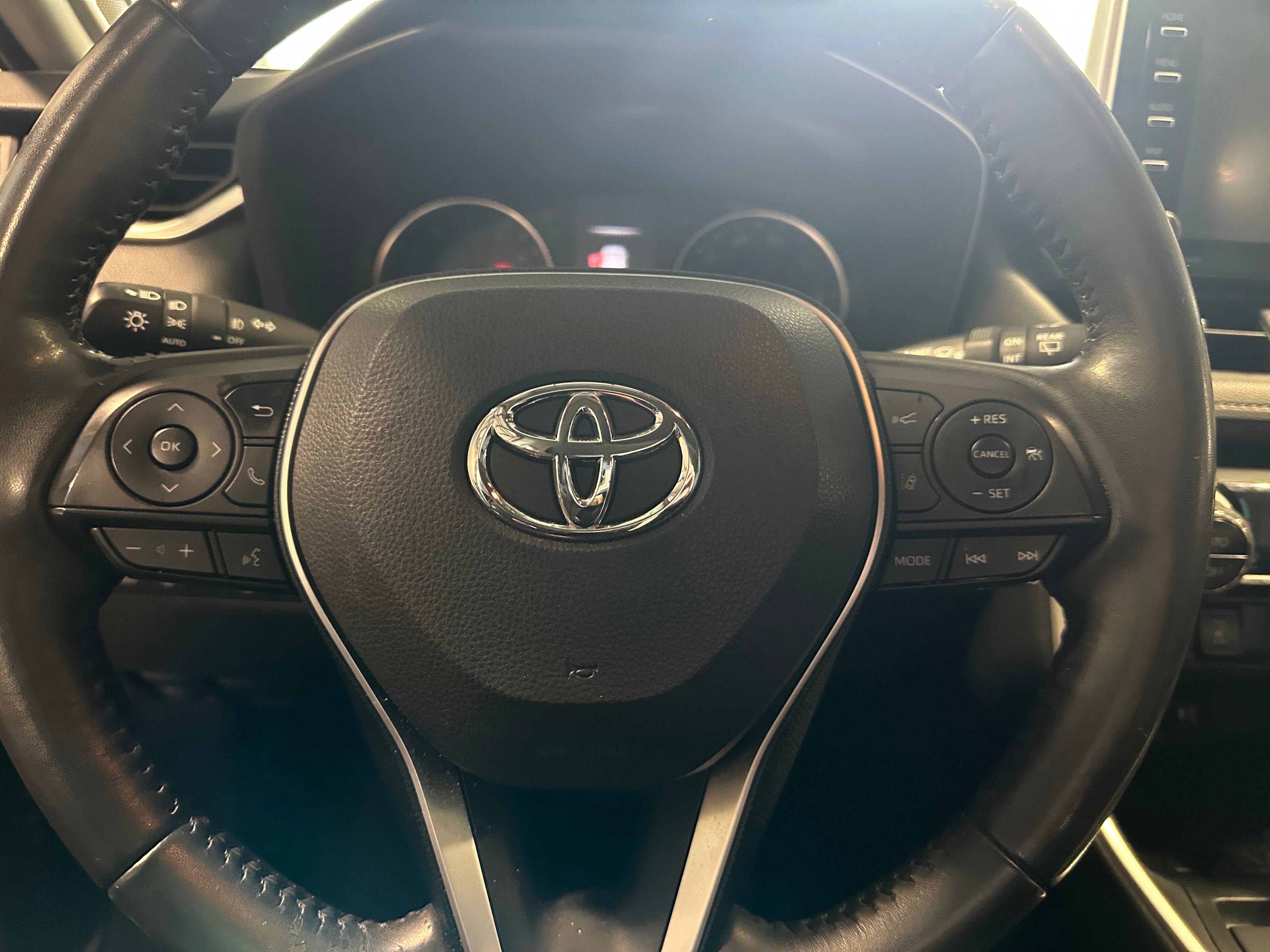 2019 Toyota RAV4 XLE Premium 4