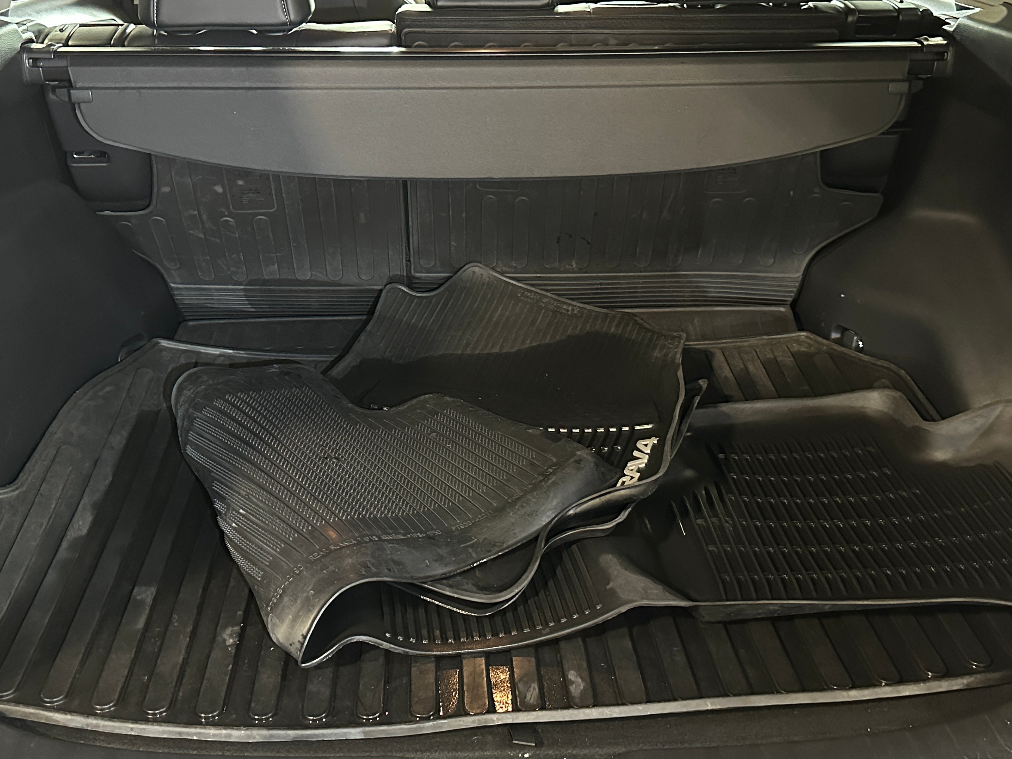 2019 Toyota RAV4 XLE Premium 6