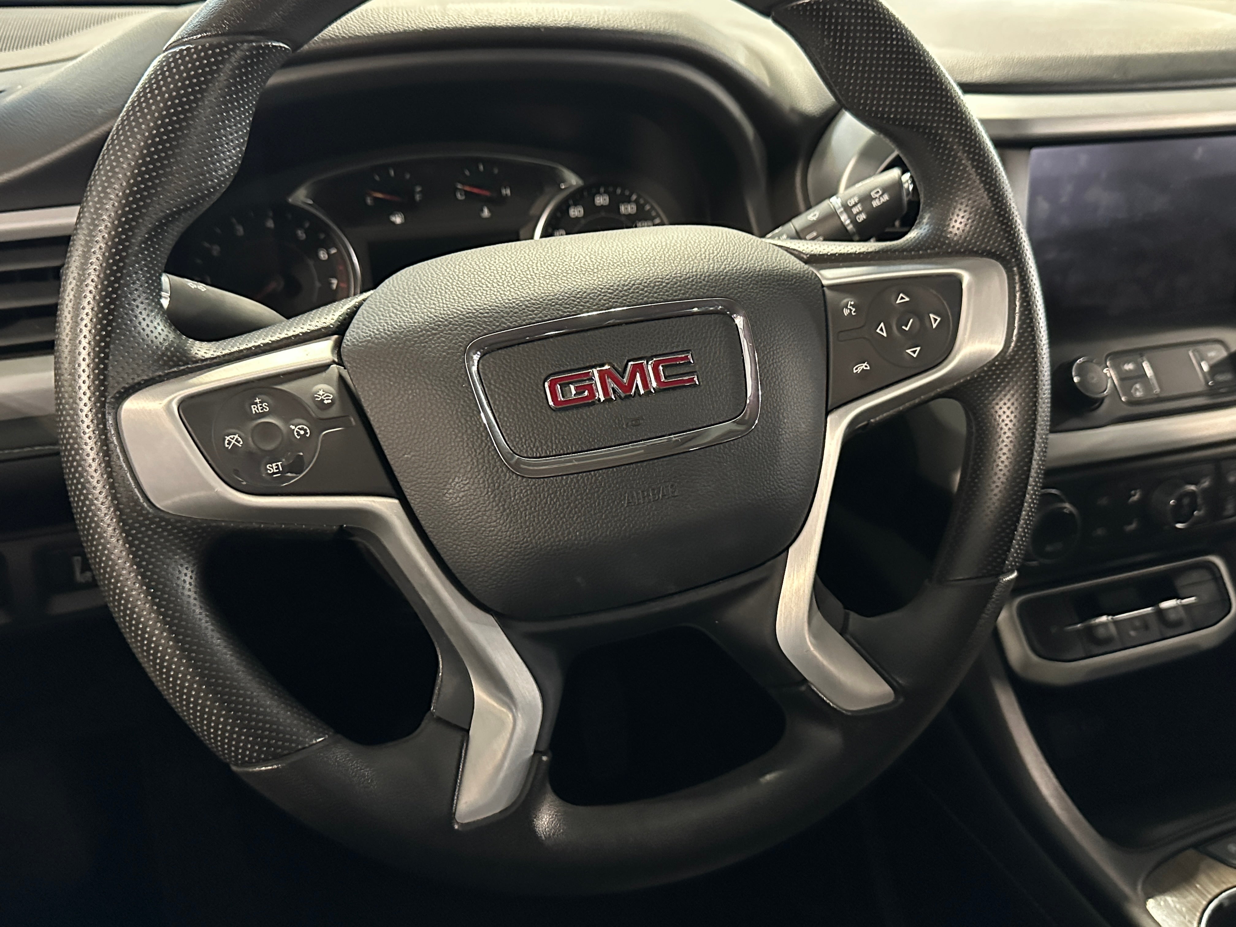 2023 GMC Acadia SLE 5