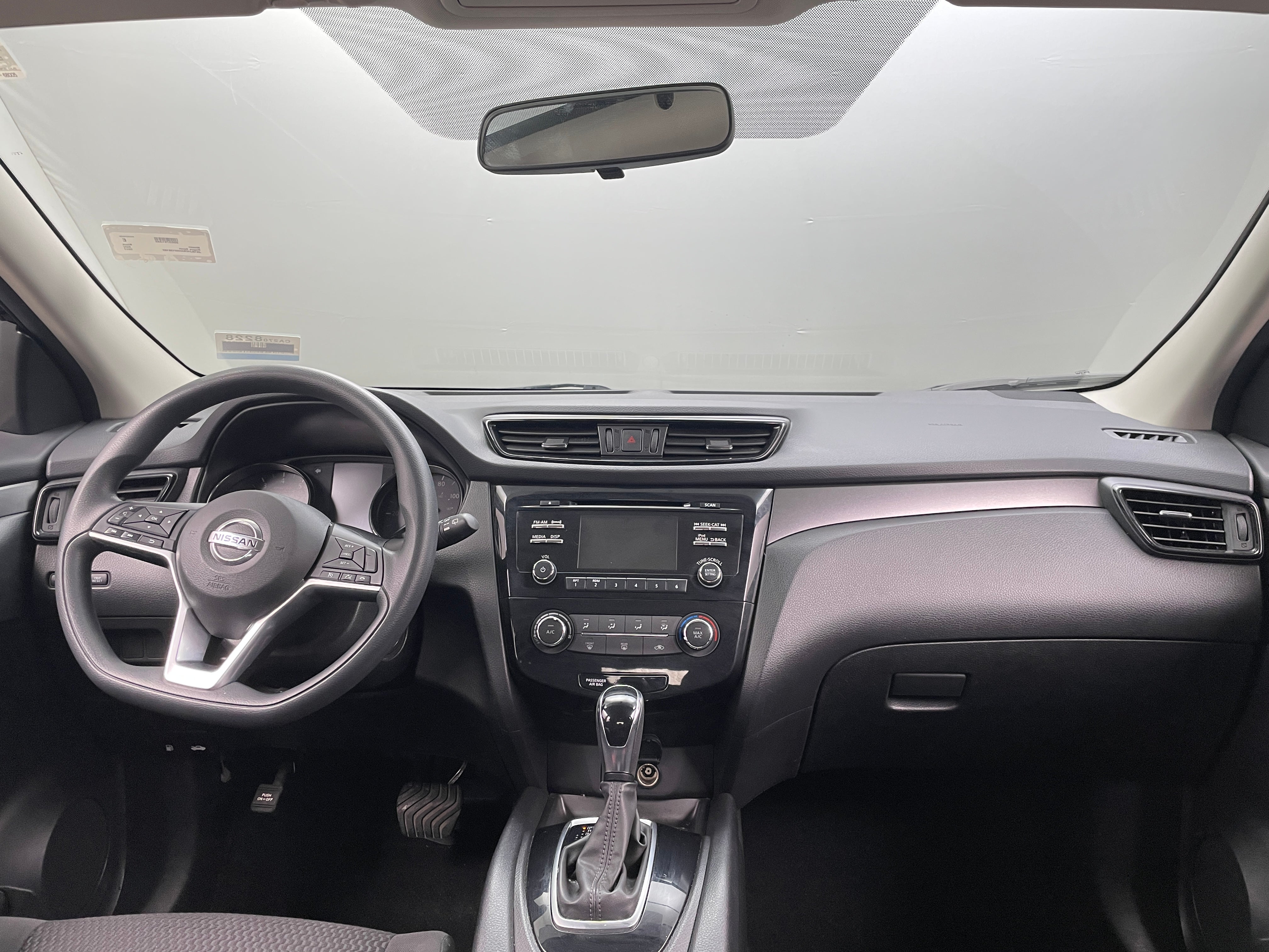 2017 Nissan Rogue Sport S 3