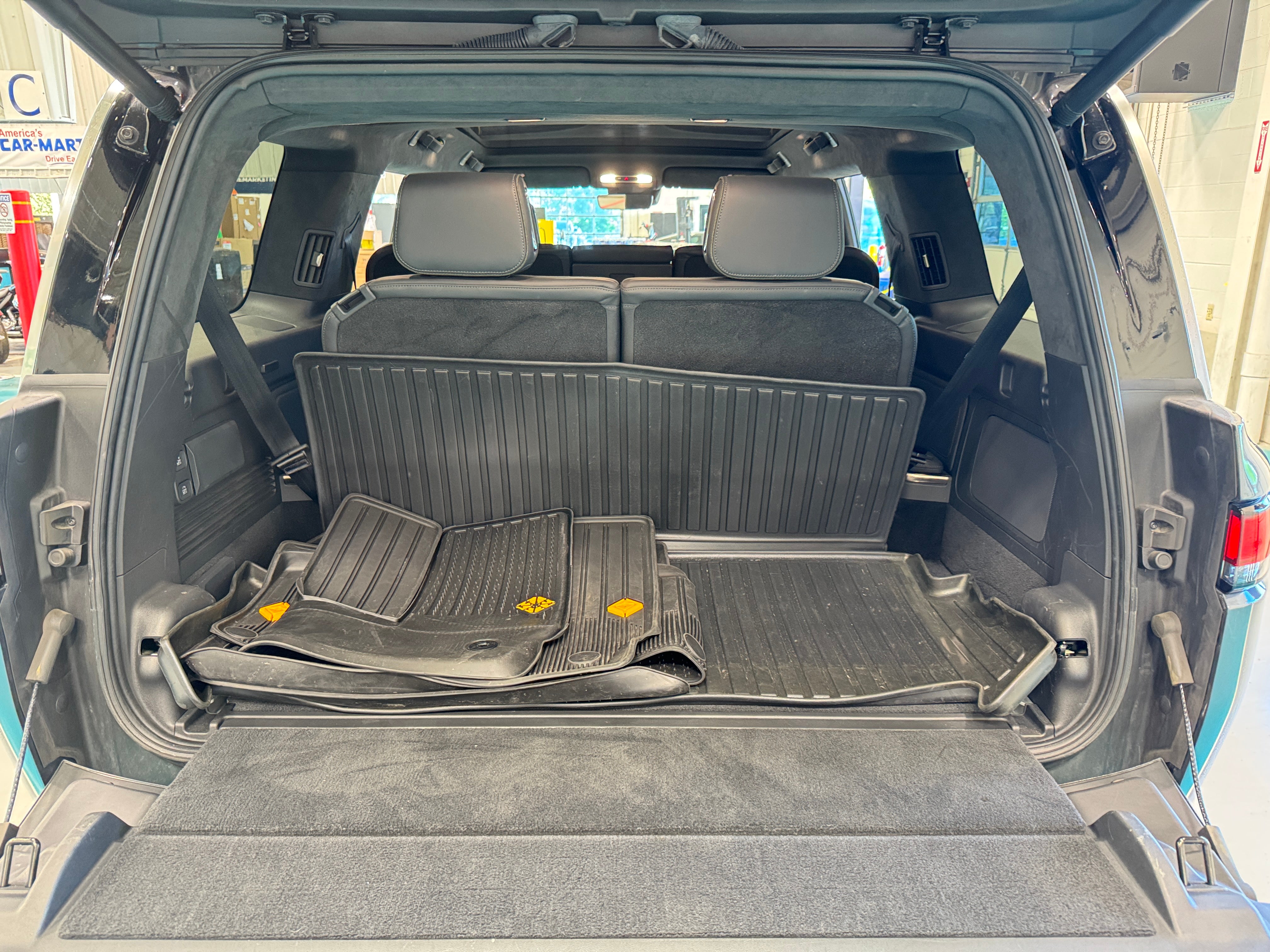 2023 Rivian R1S Adventure 6