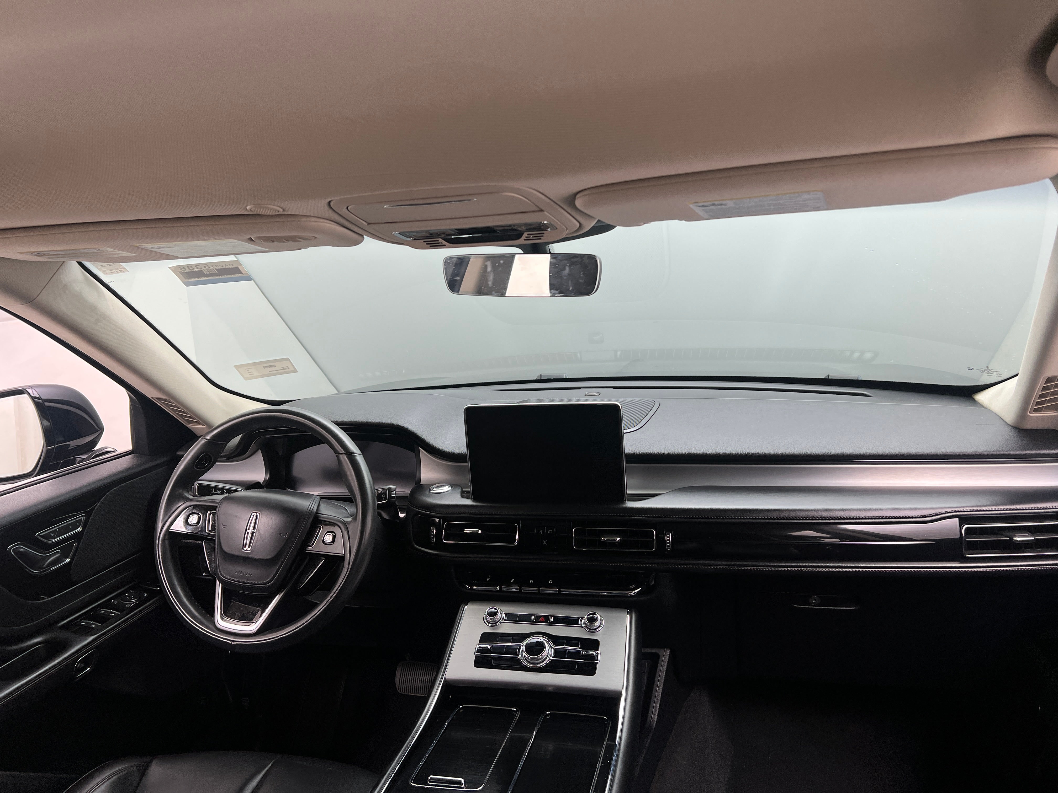 2022 Lincoln Aviator  2