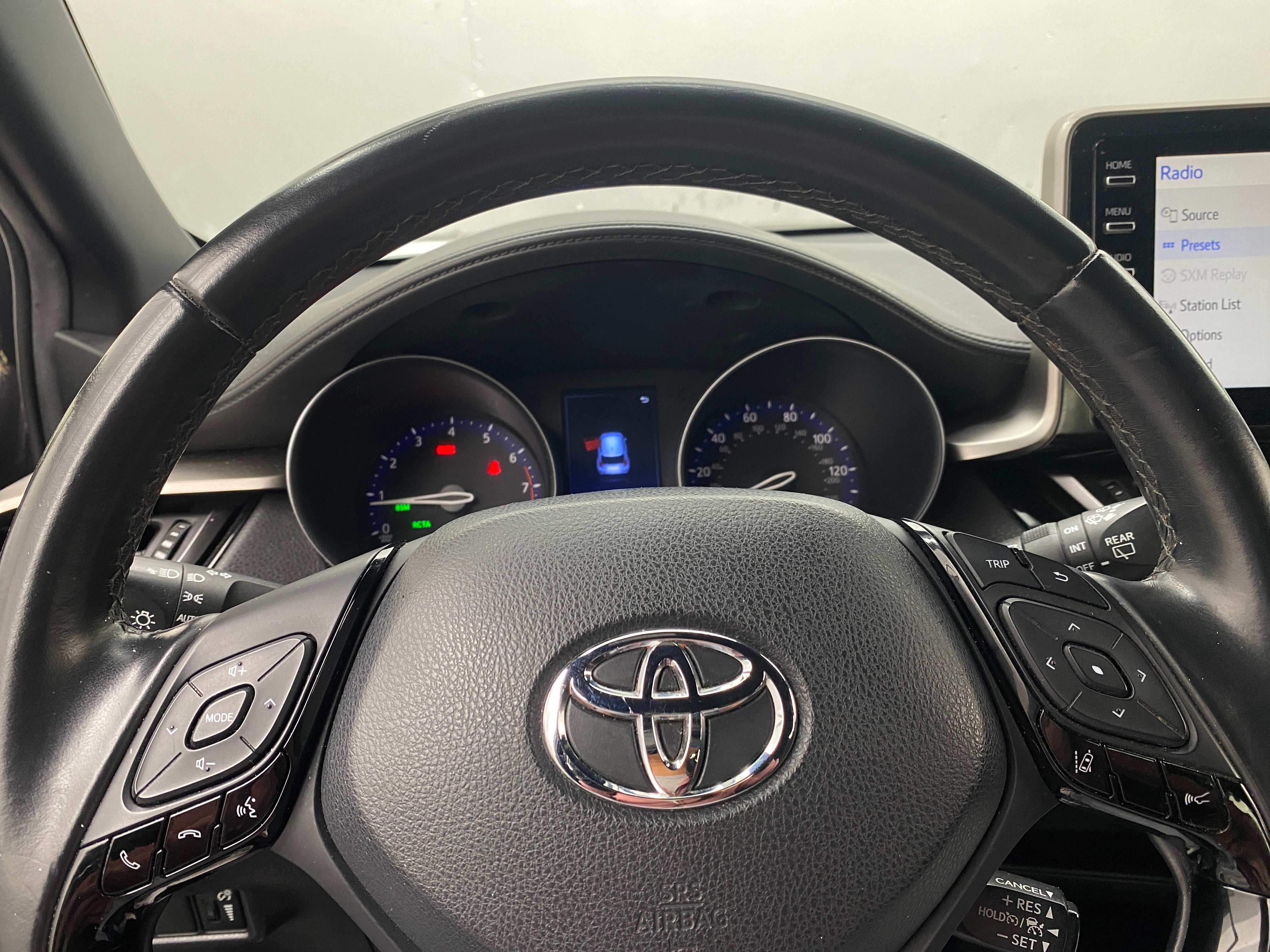 2019 Toyota C-HR XLE 5