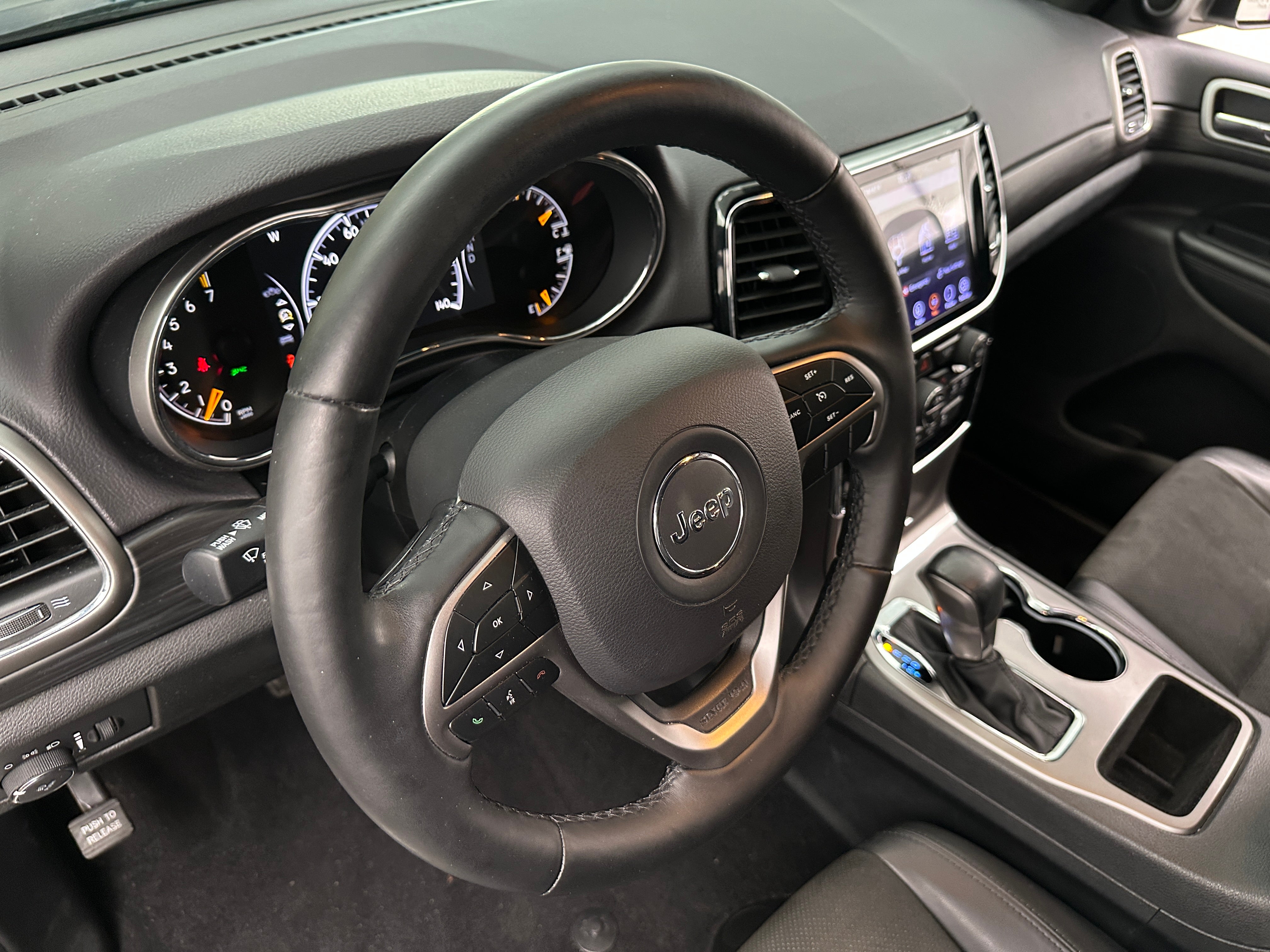 2019 Jeep Grand Cherokee Altitude 4