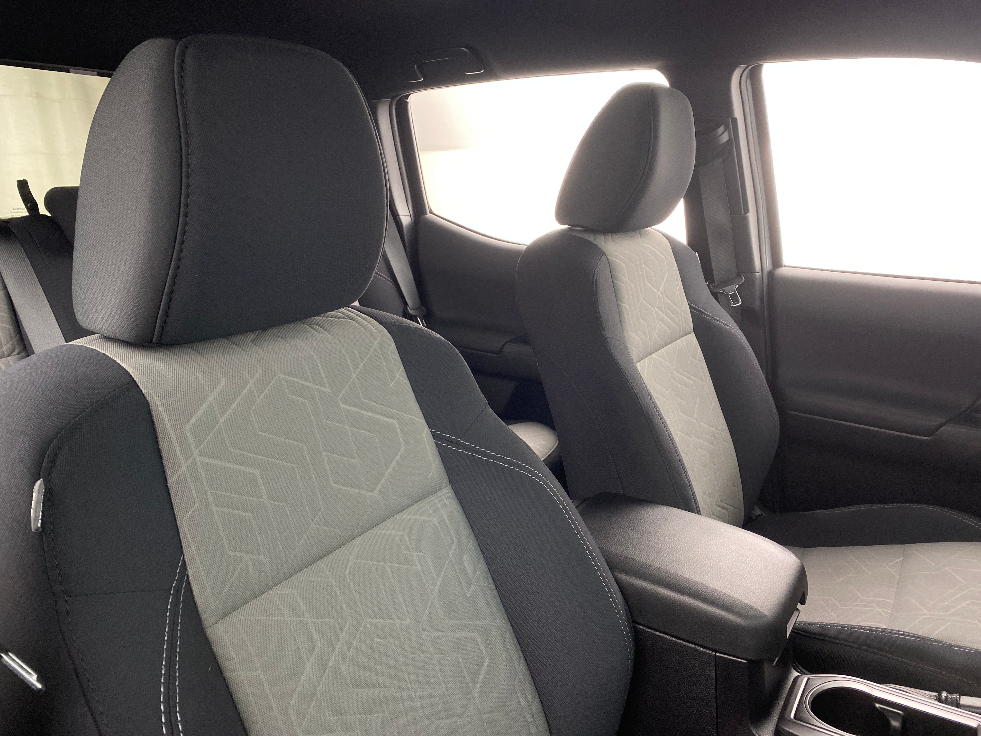 2021 Toyota Tacoma TRD Sport 2