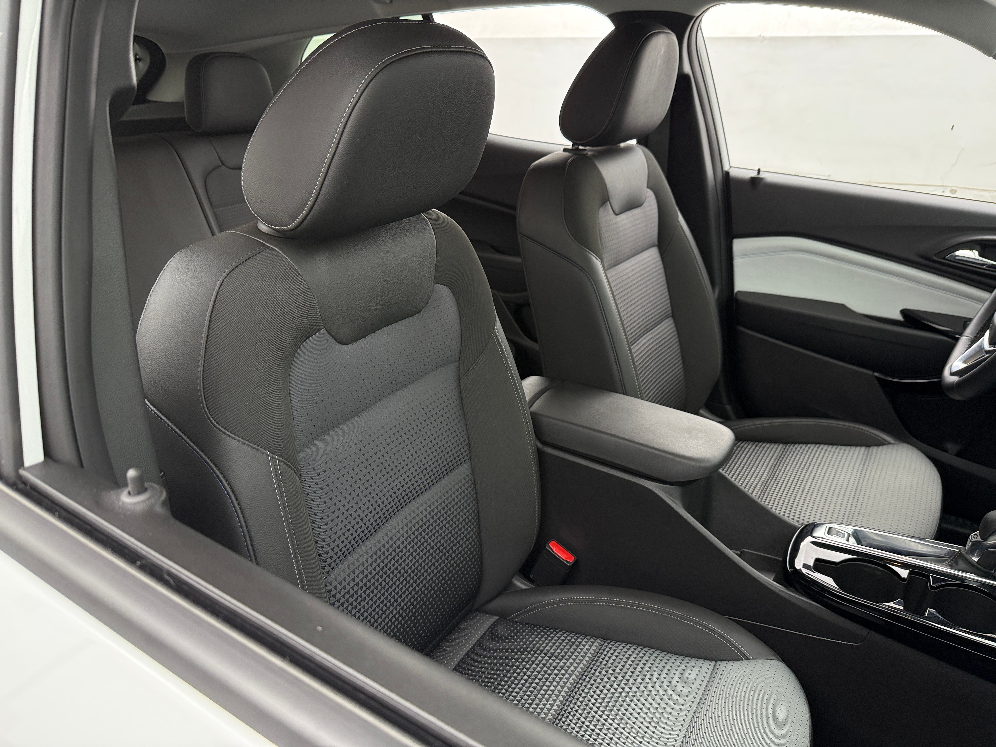 2024 Chevrolet Trax LT 2