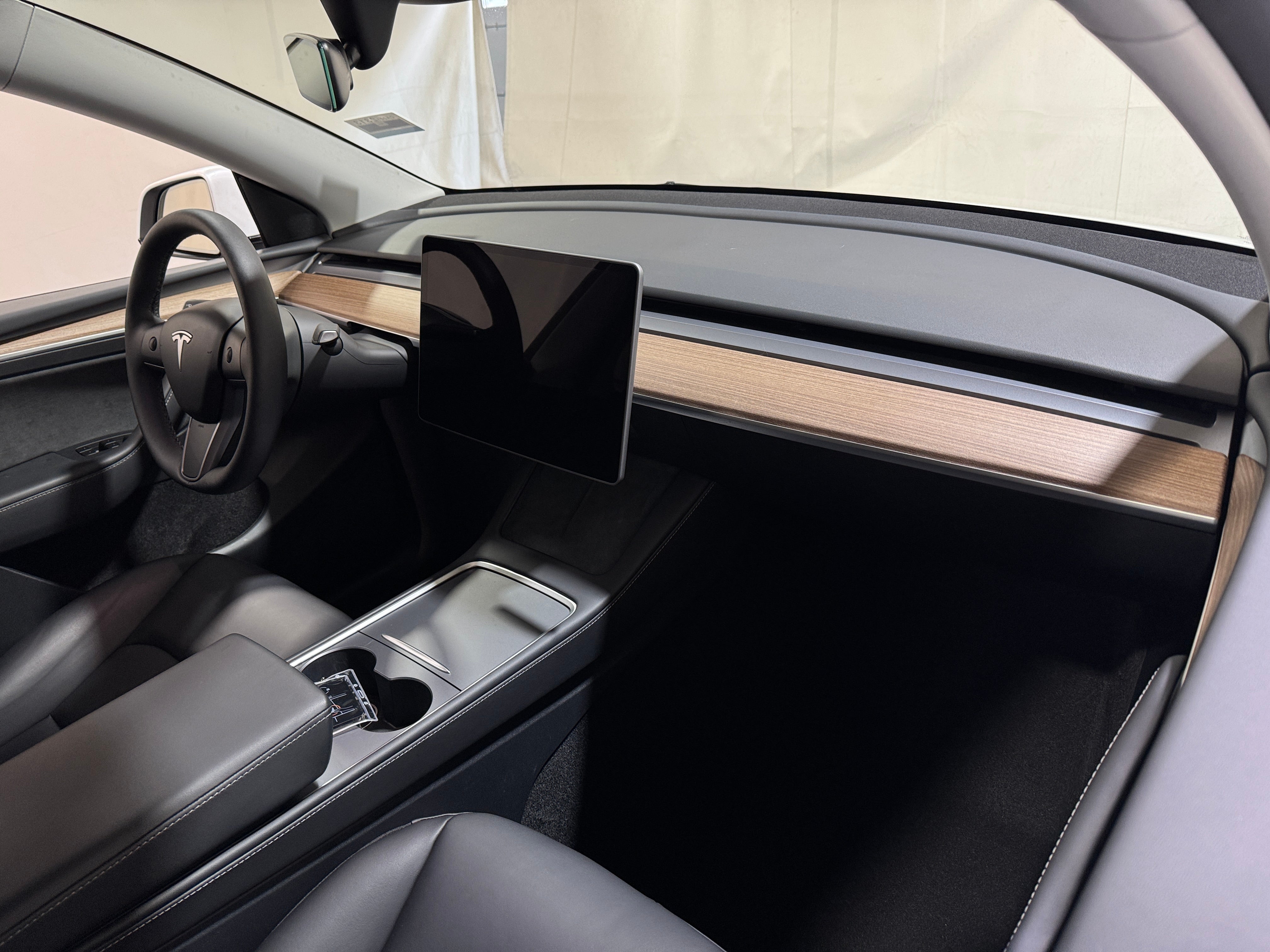 2025 Tesla Model Y Long Range 2
