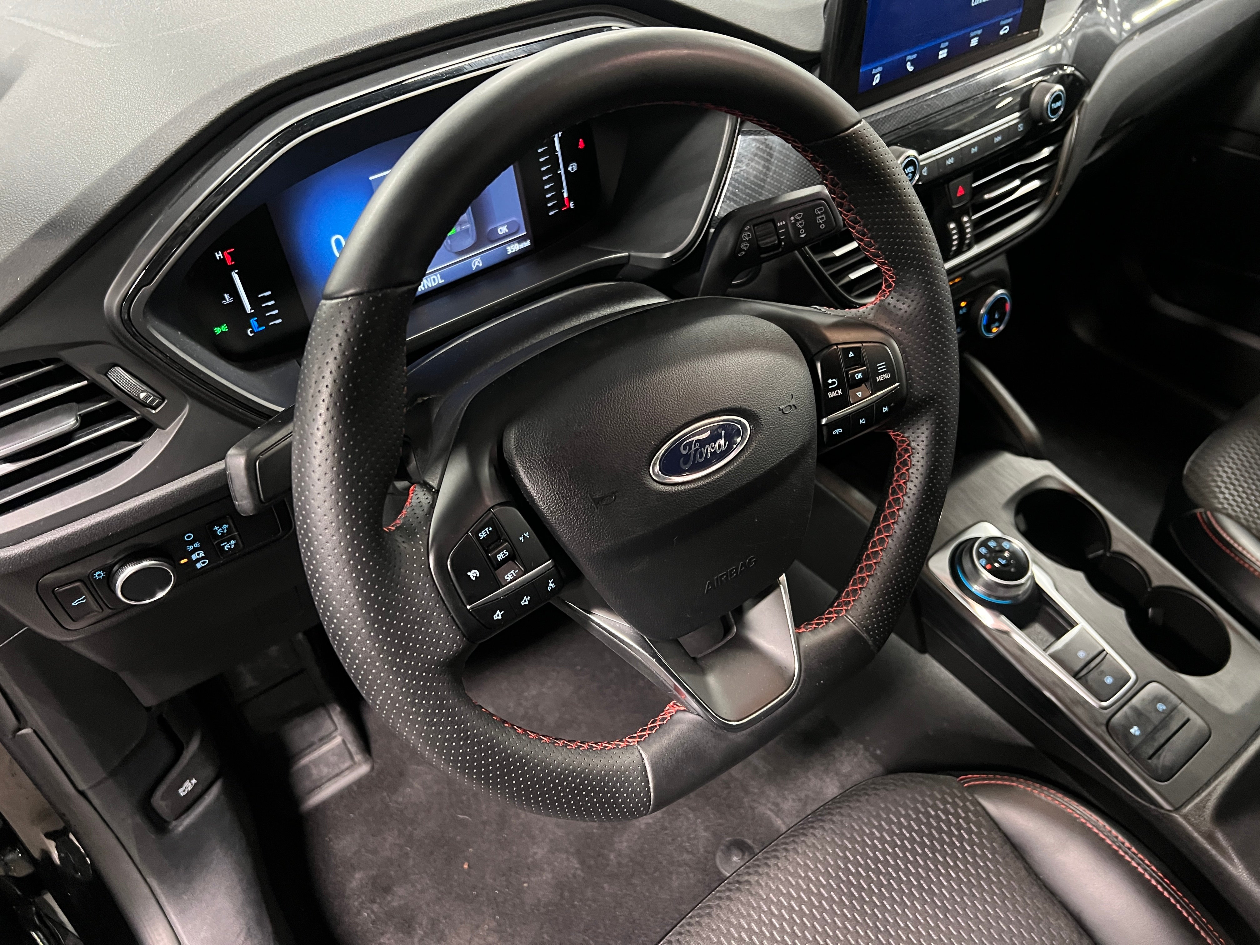 2024 Ford Escape ST-Line 4