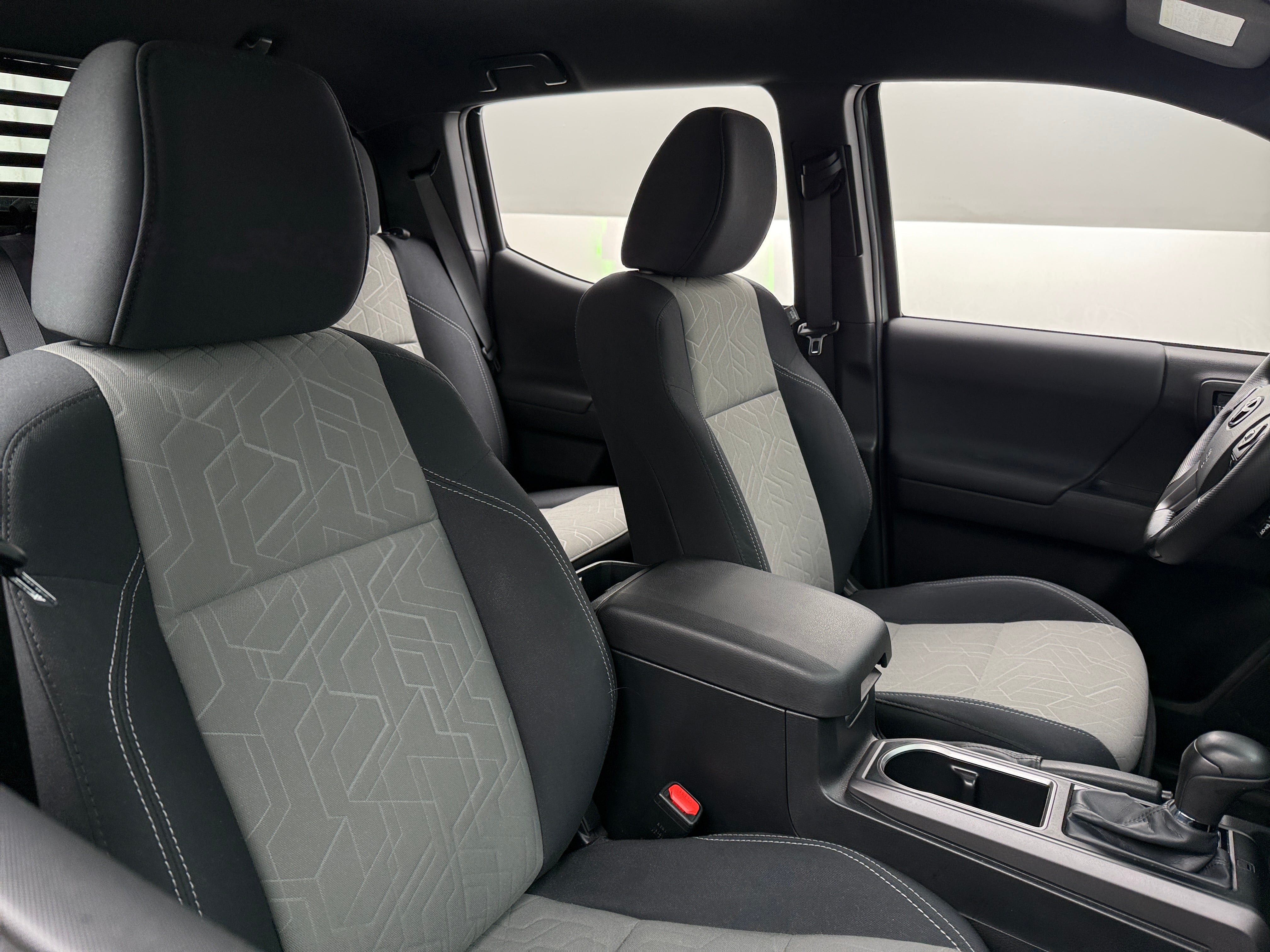 2022 Toyota Tacoma TRD Sport 2