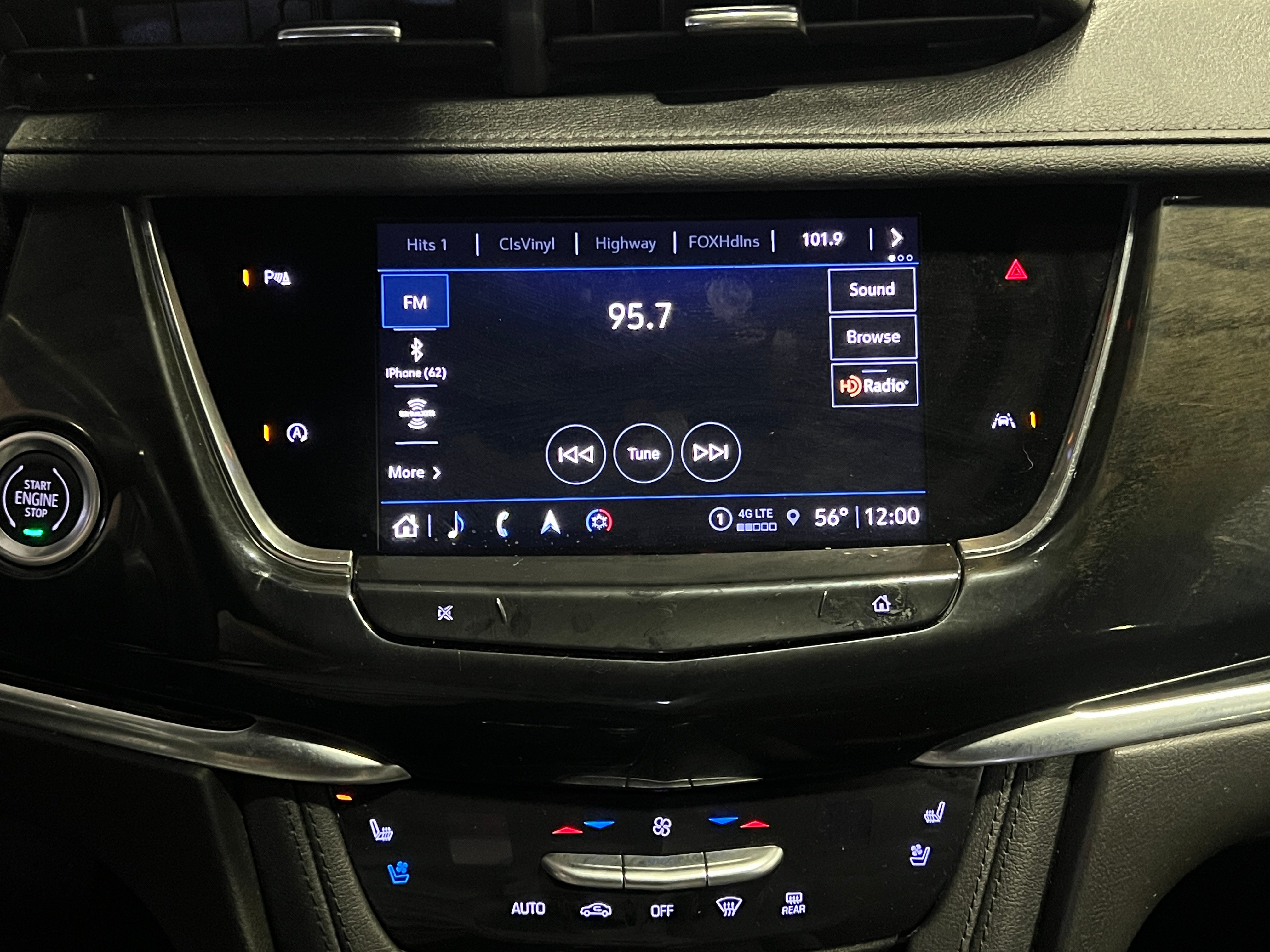 2022 Cadillac XT6 Premium Luxury 3