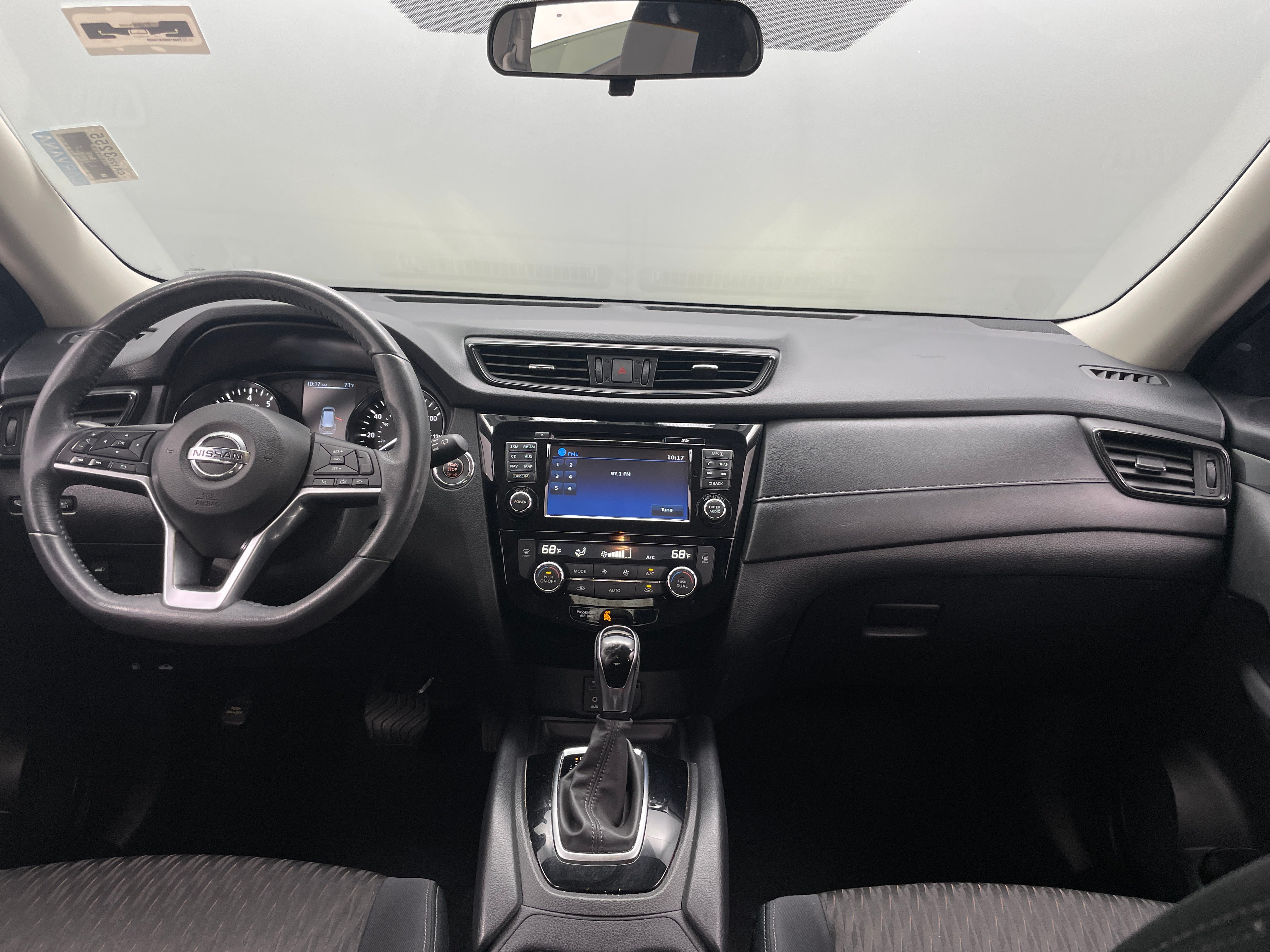 2017 Nissan Rogue SV 3