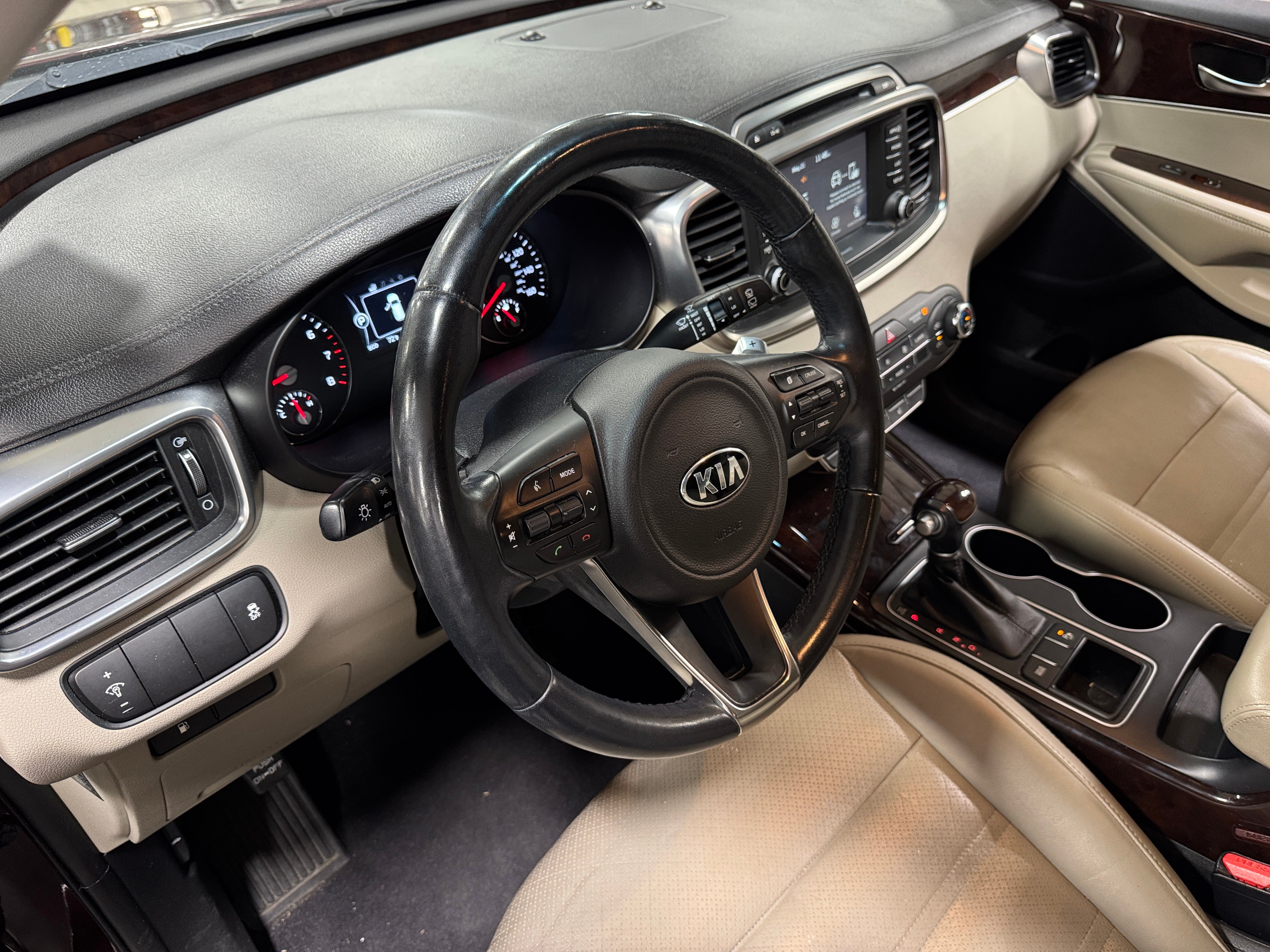 2017 Kia Sorento EX 2