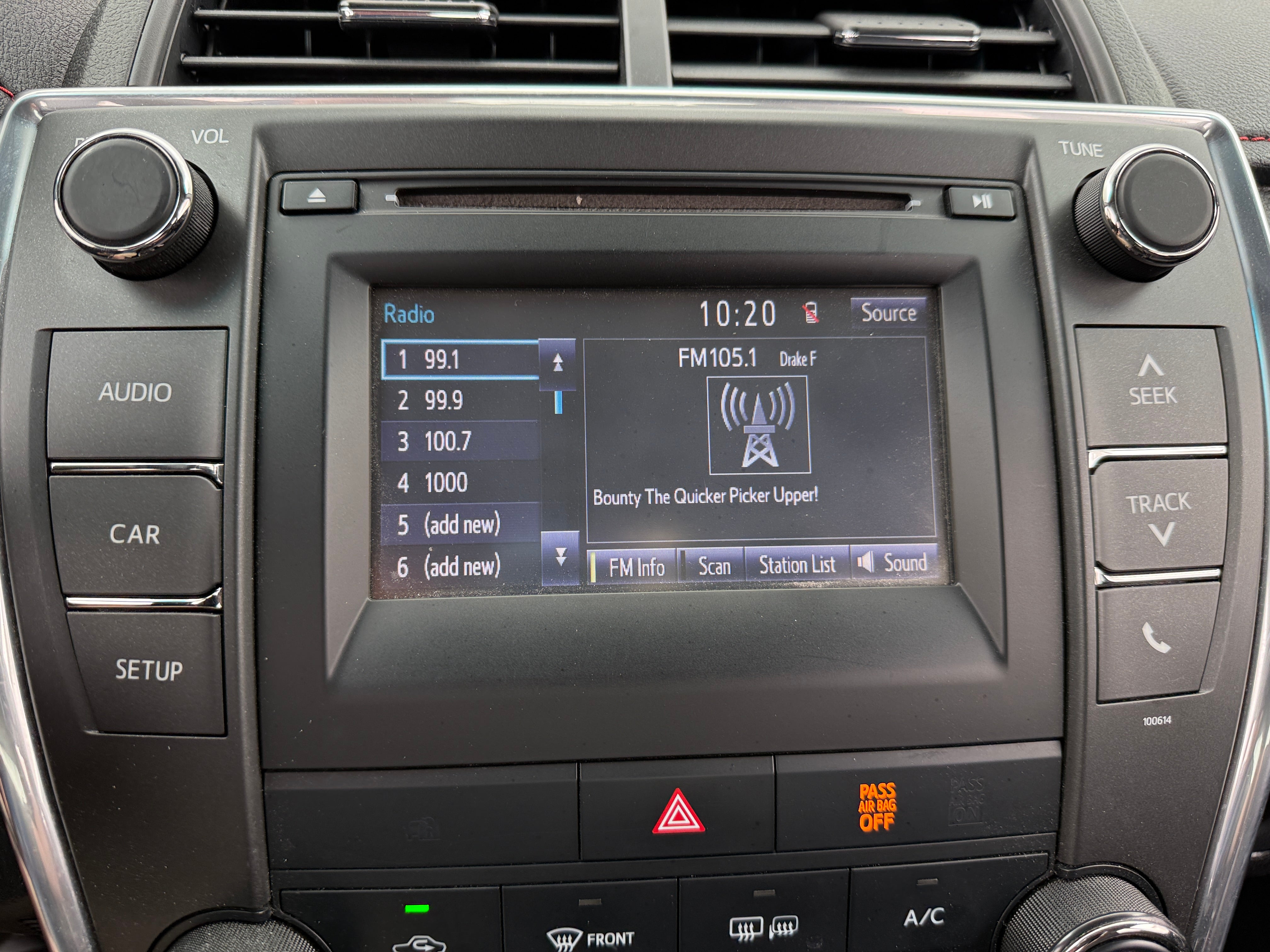 2017 Toyota Camry SE 4