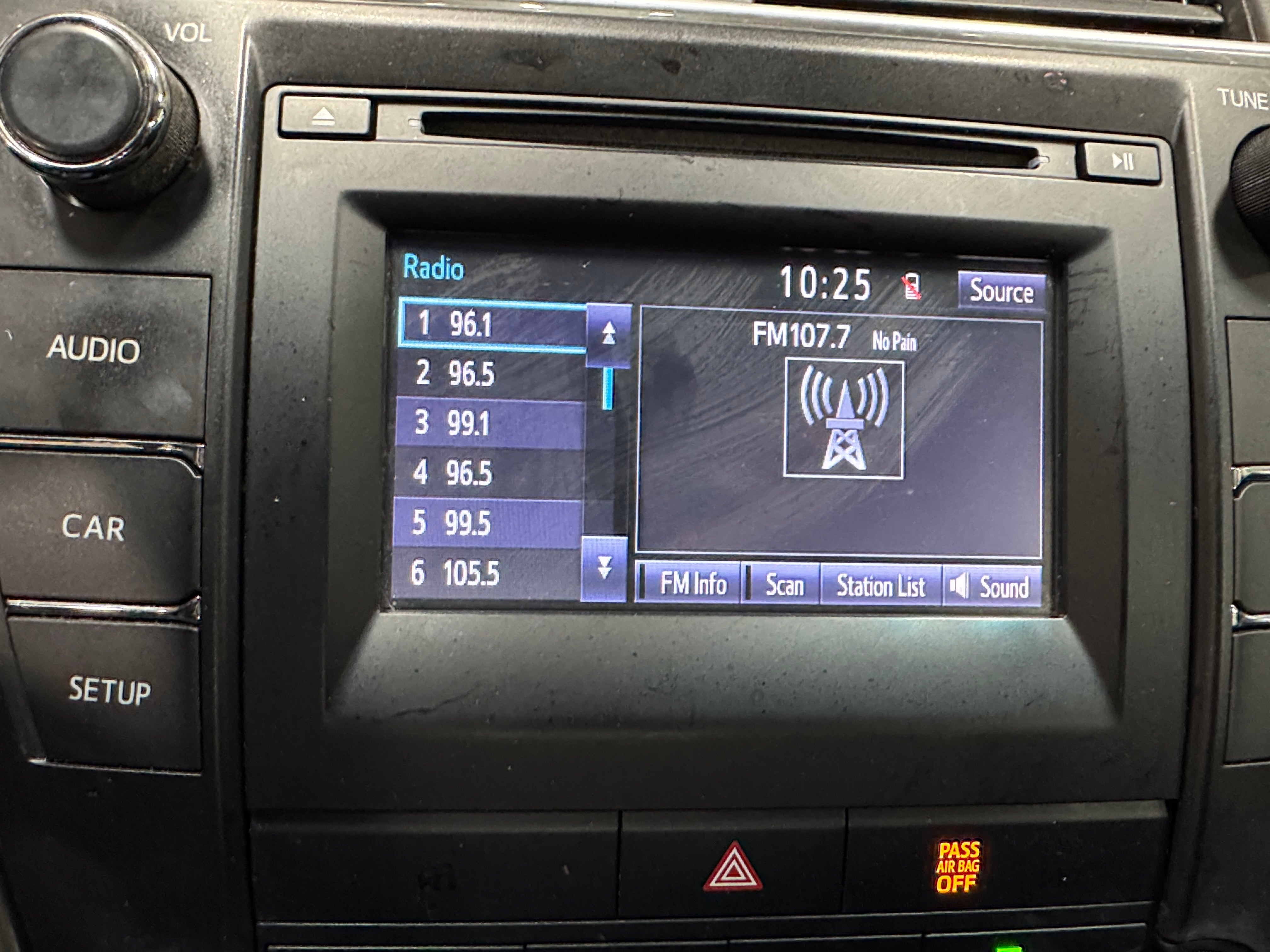 2016 Toyota Camry SE 4