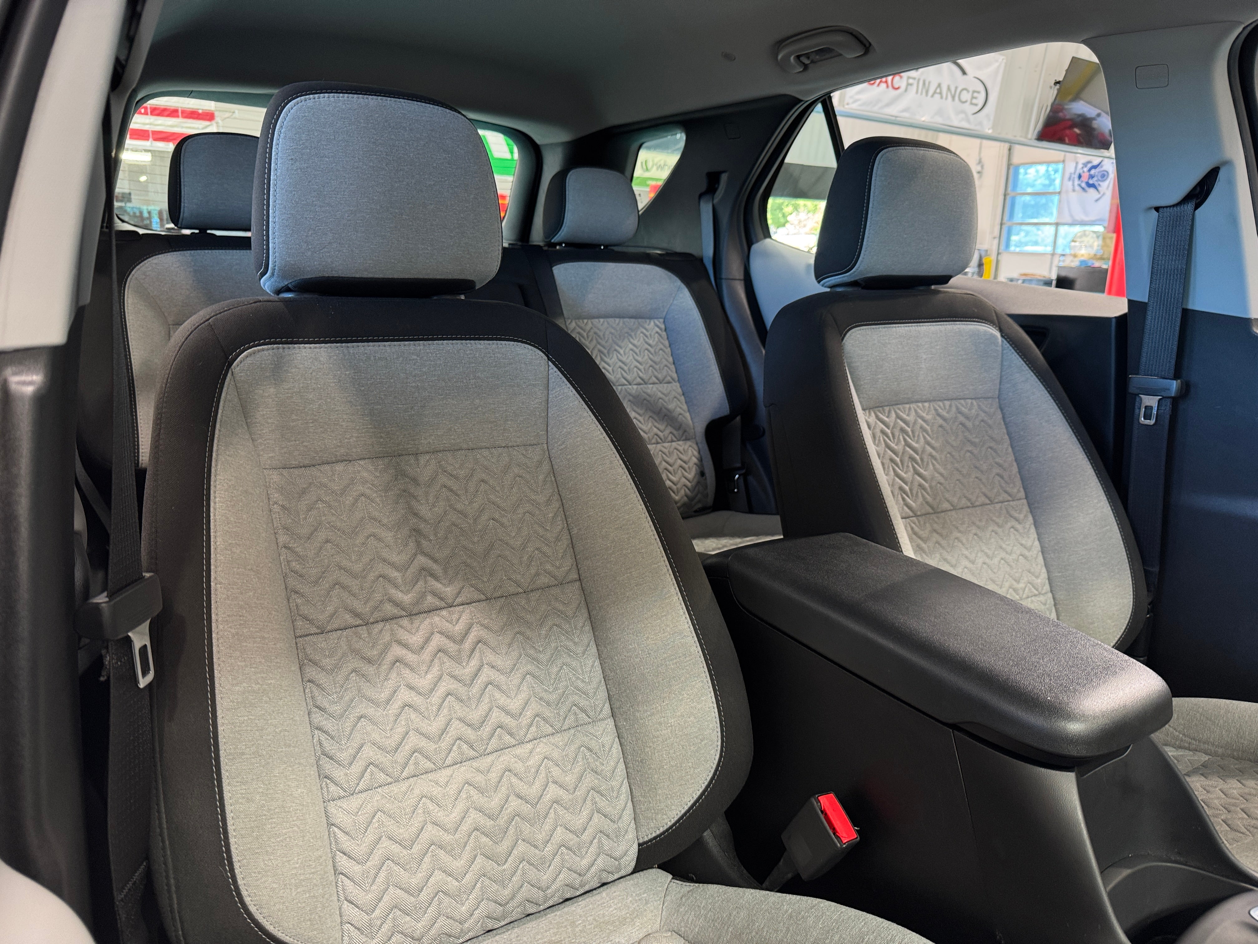 2022 Chevrolet Equinox LS 2