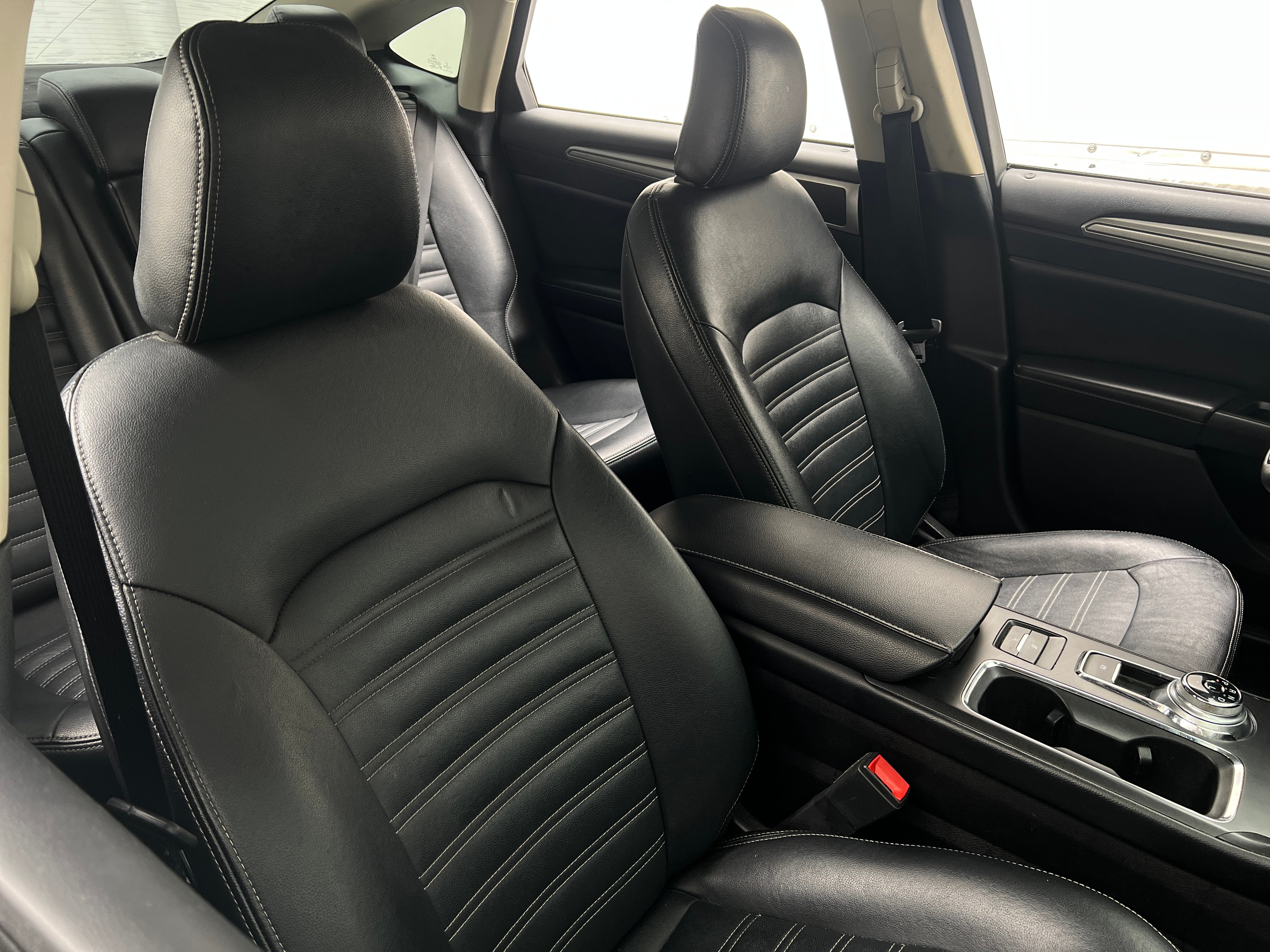 2020 Ford Fusion SE 2