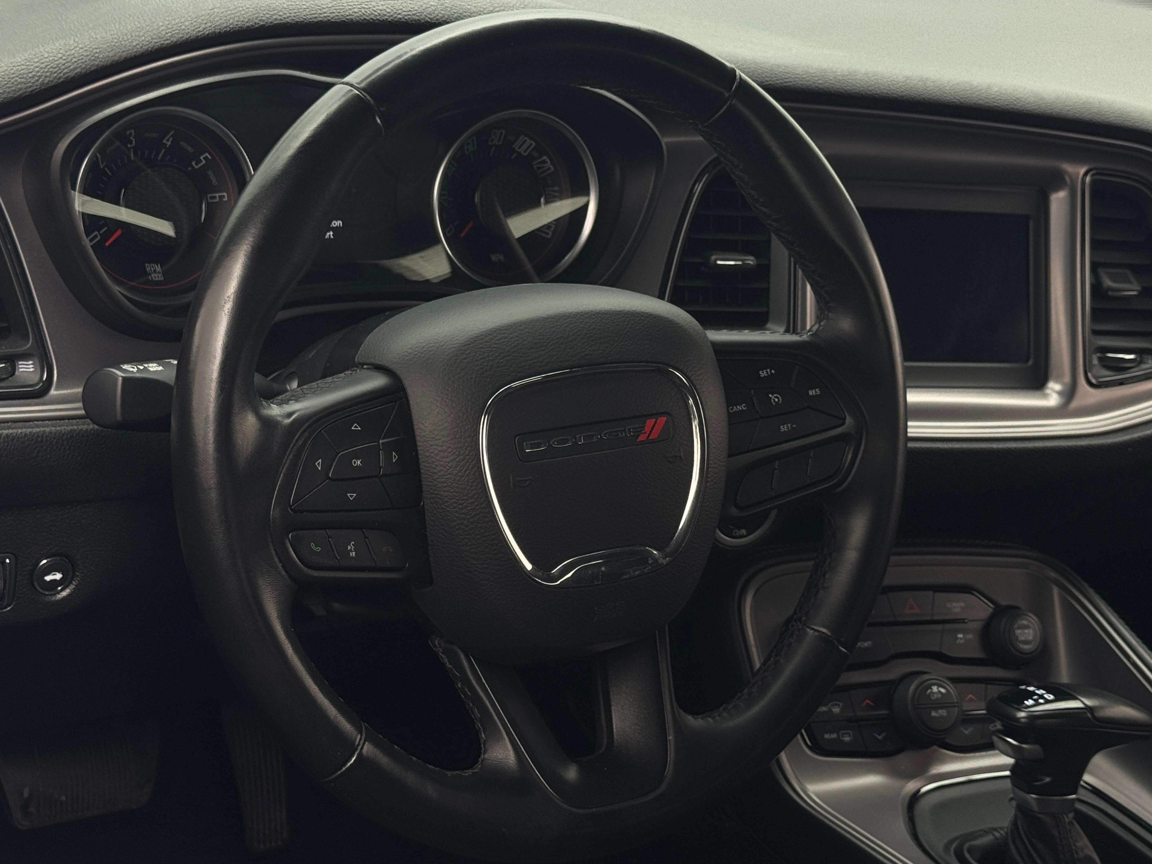 2023 Dodge Challenger SXT 4
